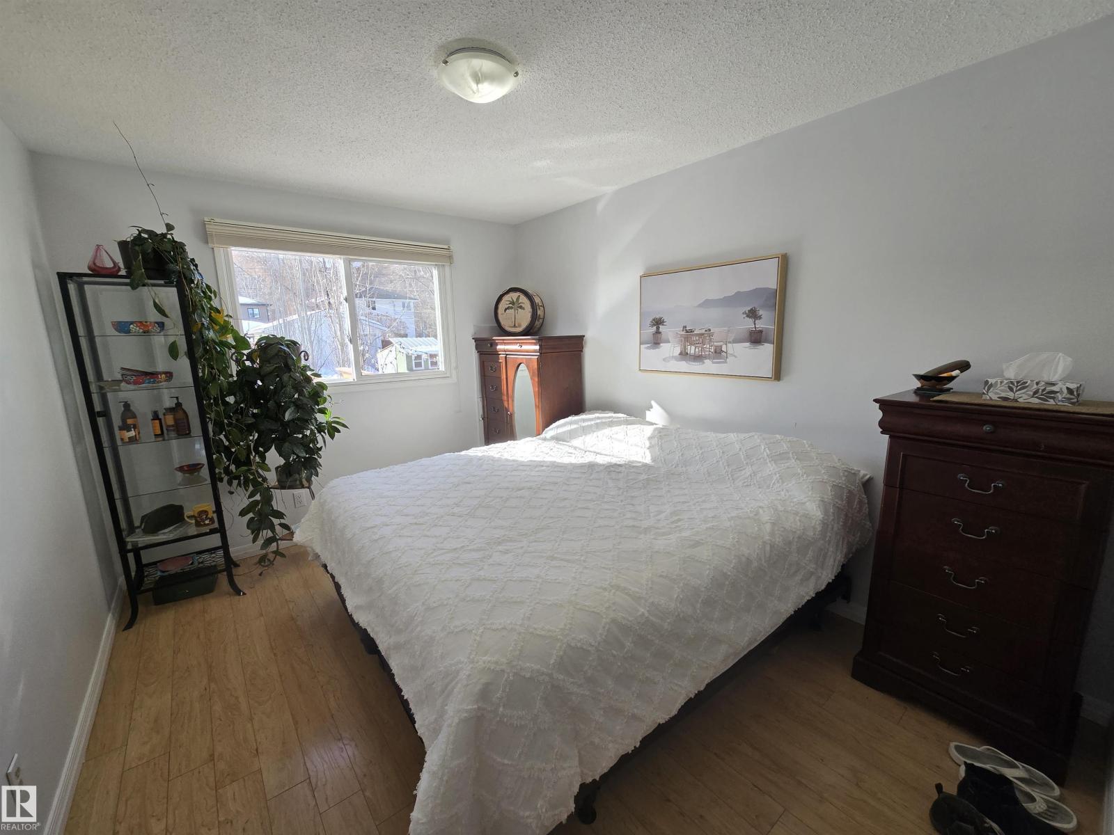 10282 87 ST NW - 26