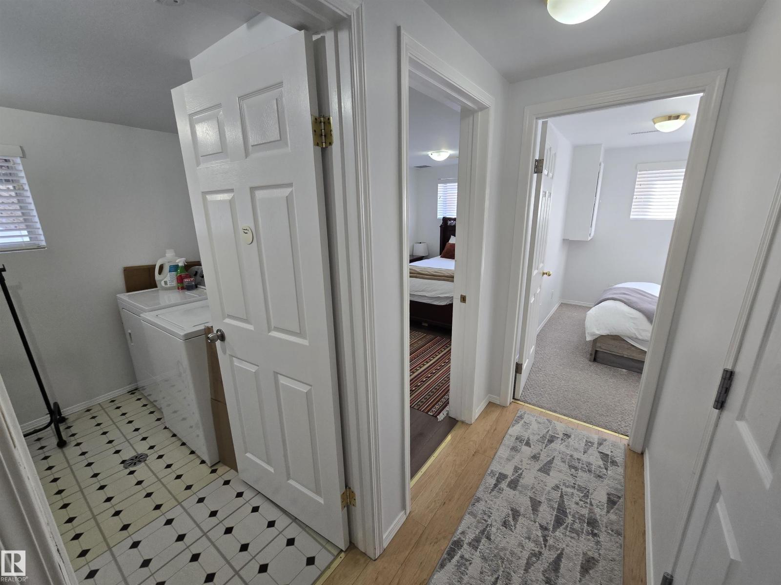 10282 87 ST NW - 40