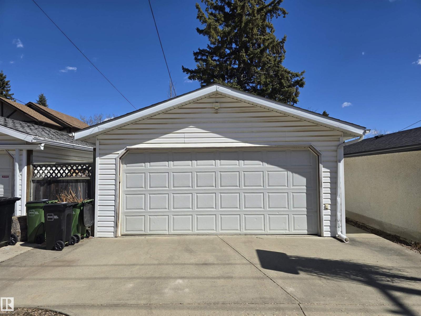 10282 87 ST NW - 54