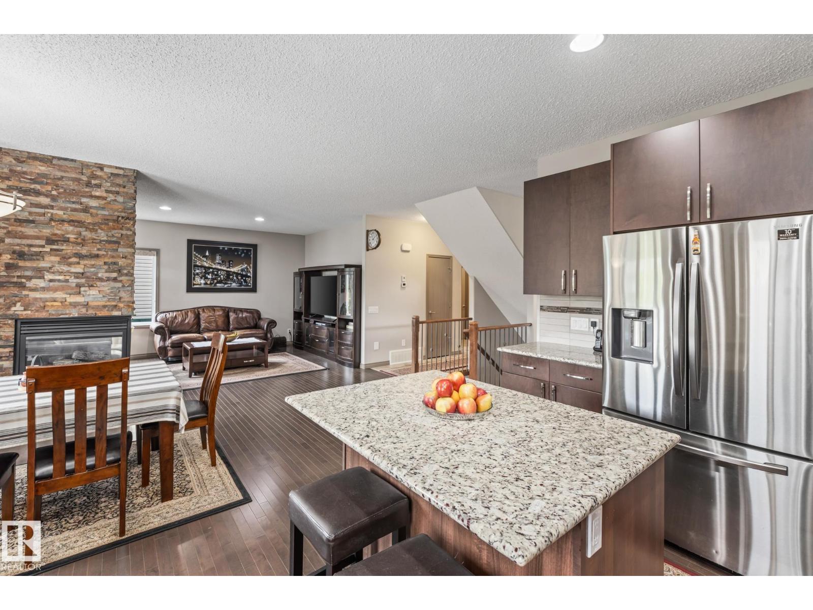 9520 206 ST NW - 9