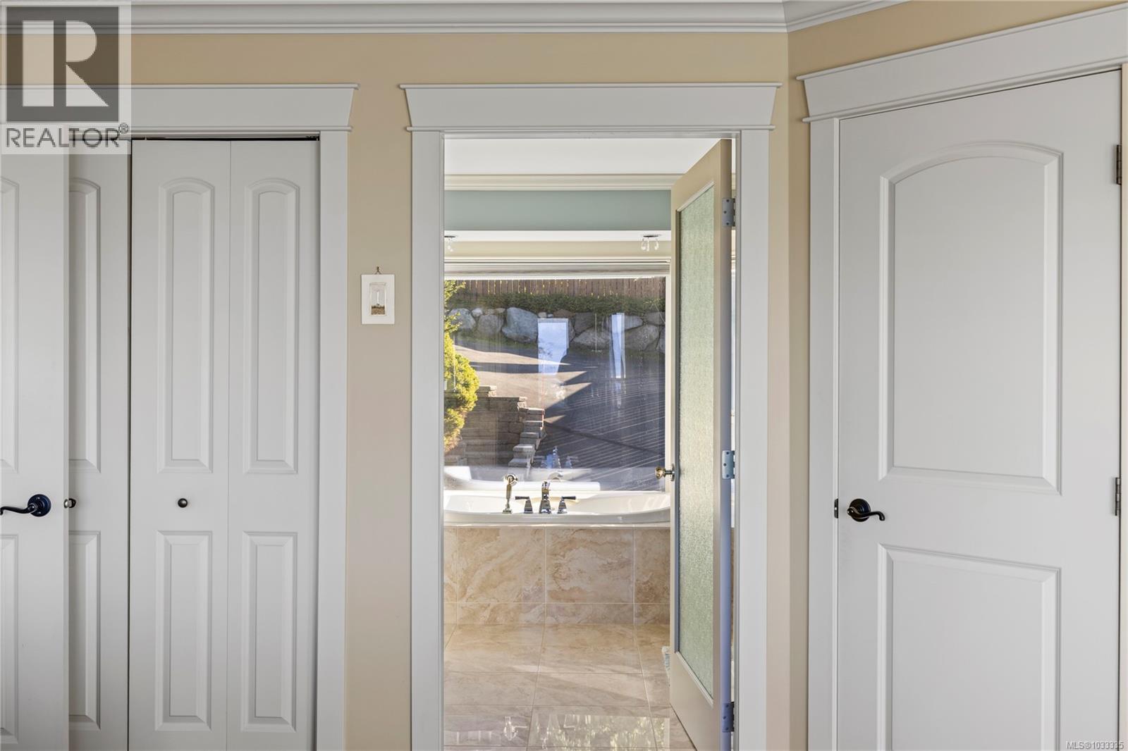 5170 Laguna Way - 37