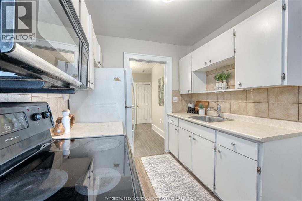 1422 WYANDOTTE STREET West - 19