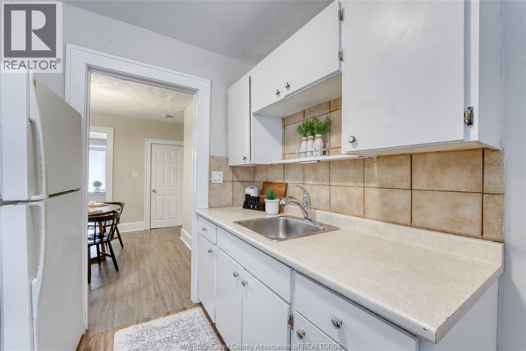 1422 WYANDOTTE STREET West - 21