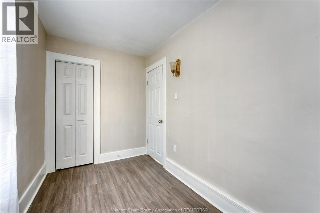 1422 WYANDOTTE STREET West - 28
