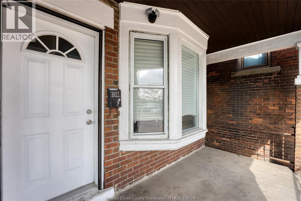 1422 WYANDOTTE STREET West - 3