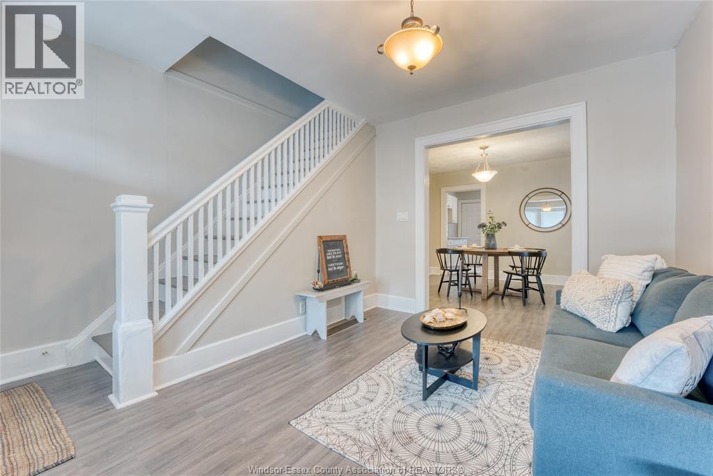 1422 WYANDOTTE STREET West - 5