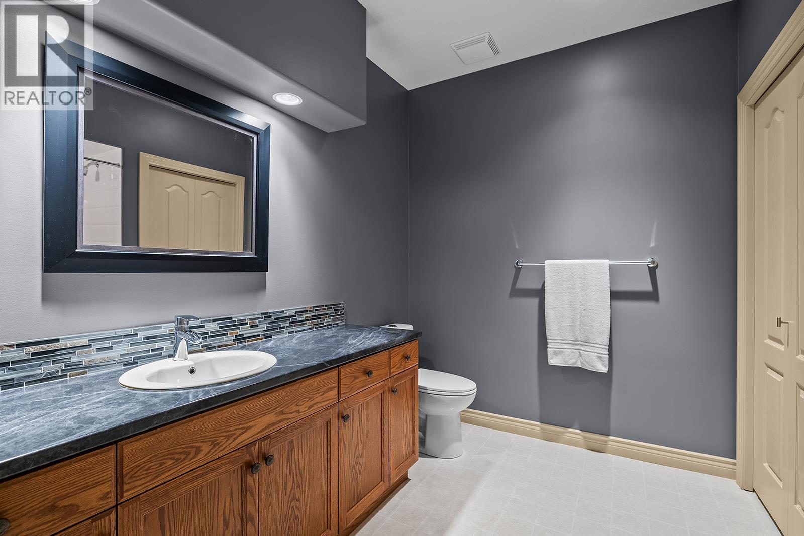 2302 Country Club Drive - 26