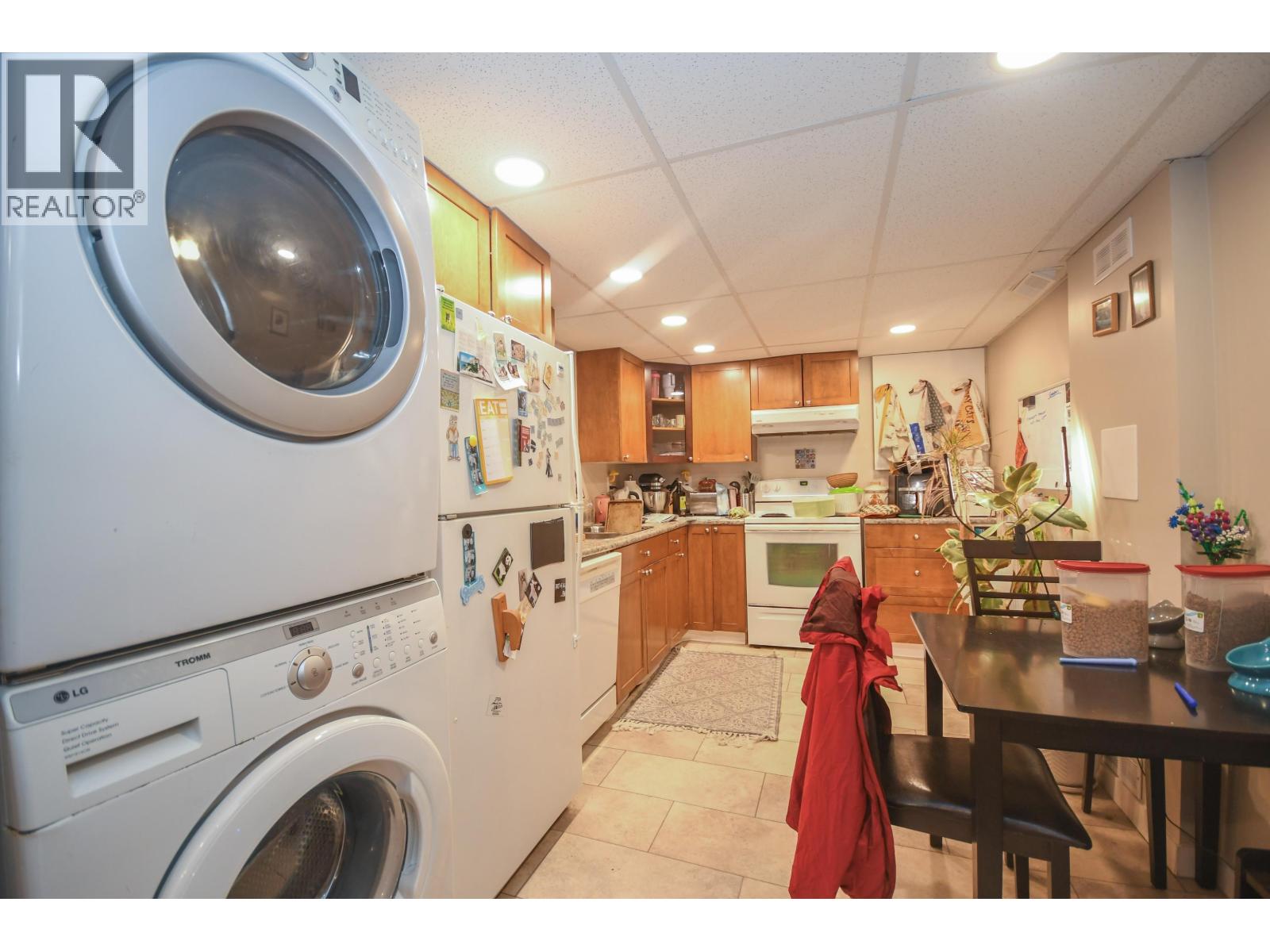 6033 SELKIRK CRESCENT - 25