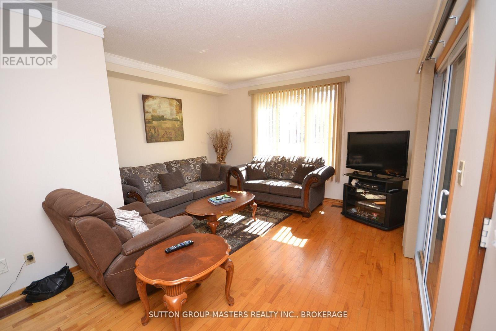 245 ARNOLD STREET - 10
