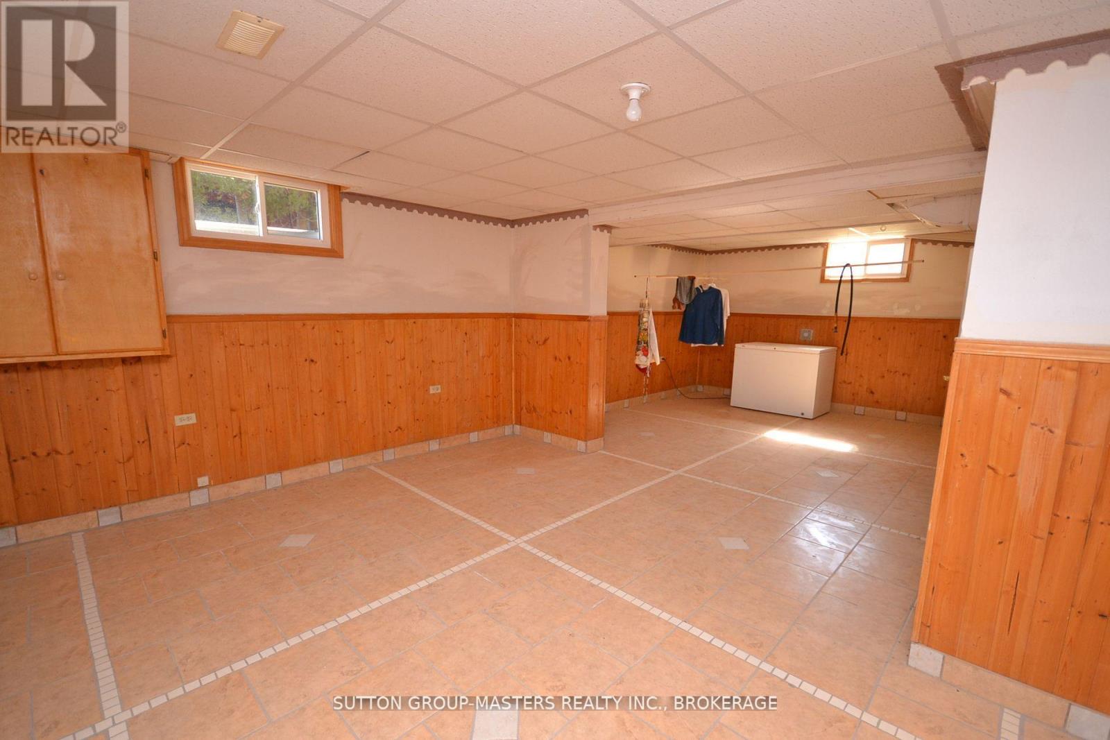 245 ARNOLD STREET - 22