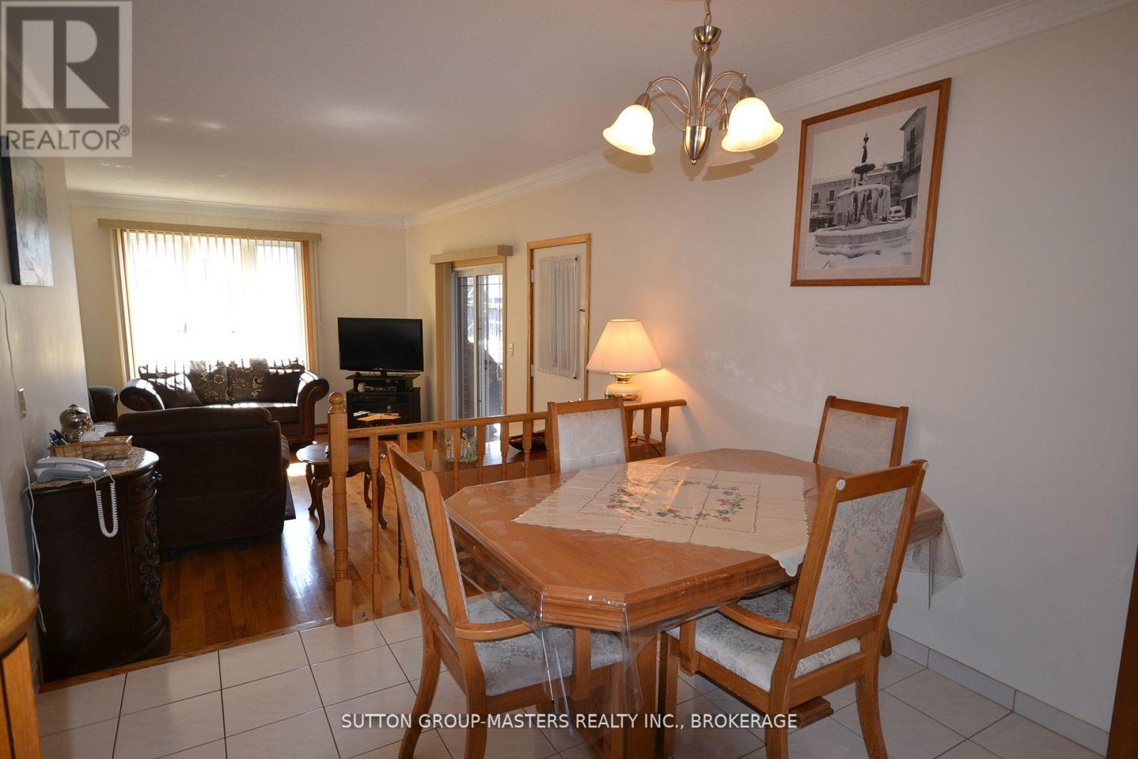245 ARNOLD STREET - 4