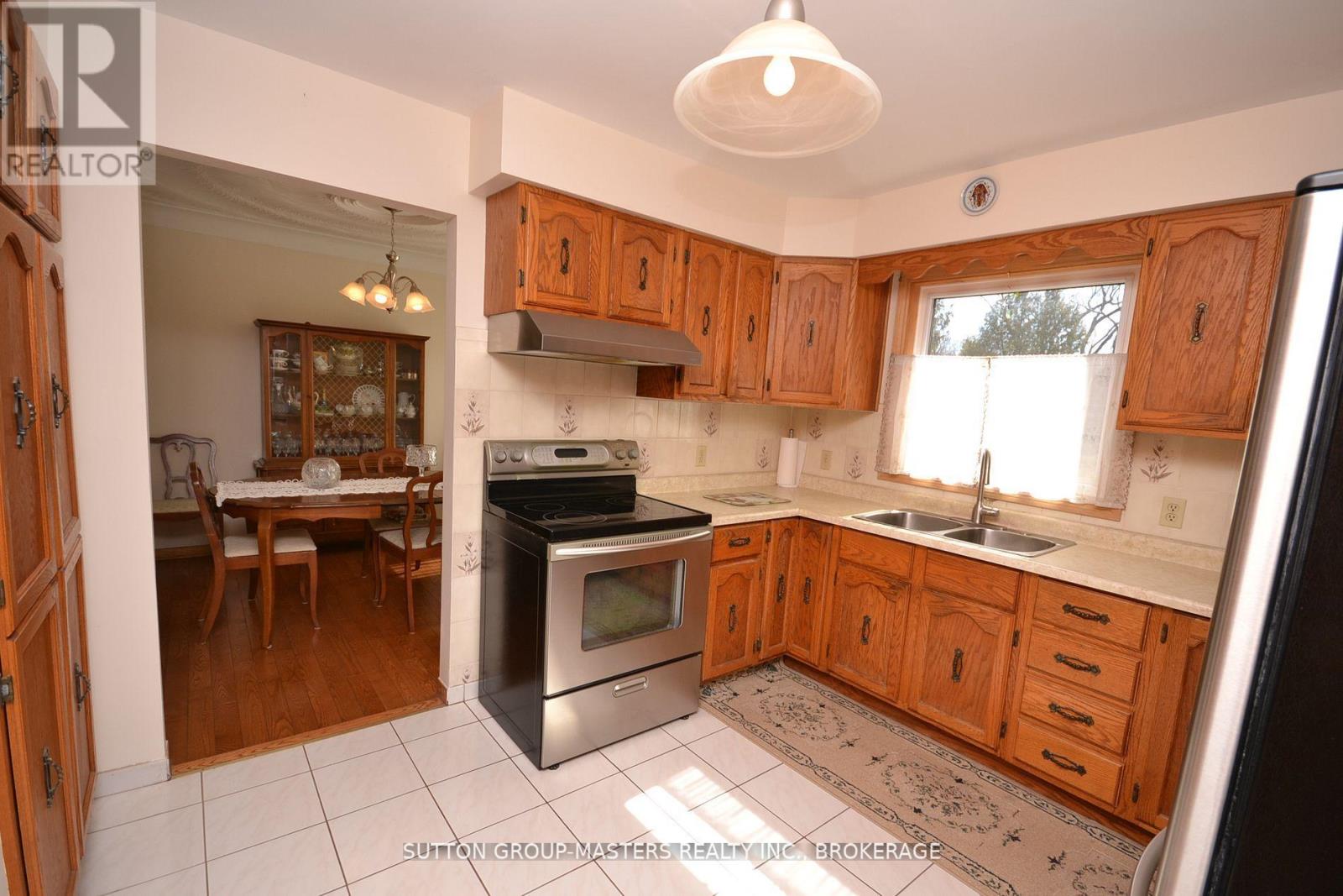 245 ARNOLD STREET - 9