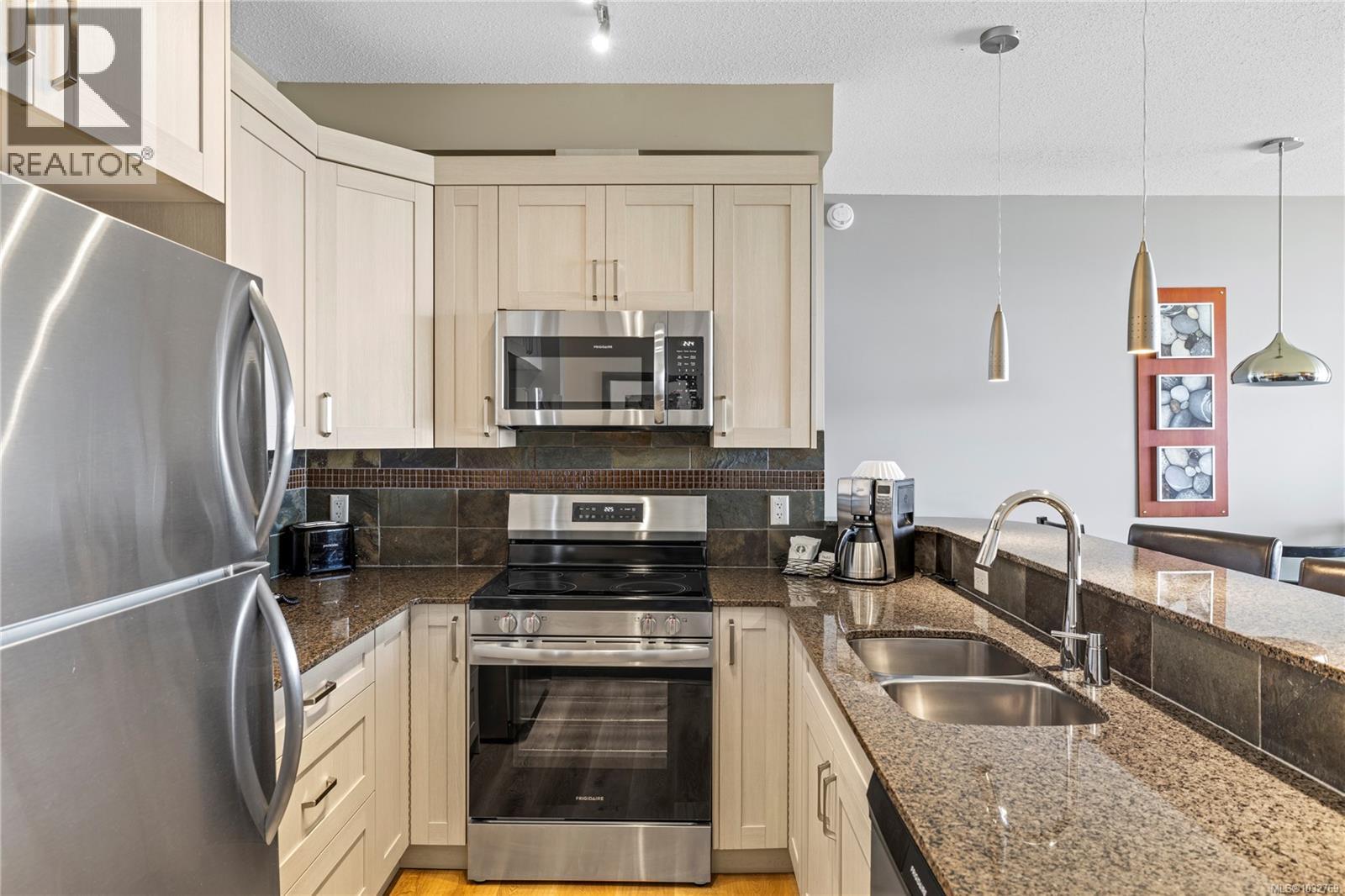 #329/330C 181 Beachside Dr - 5