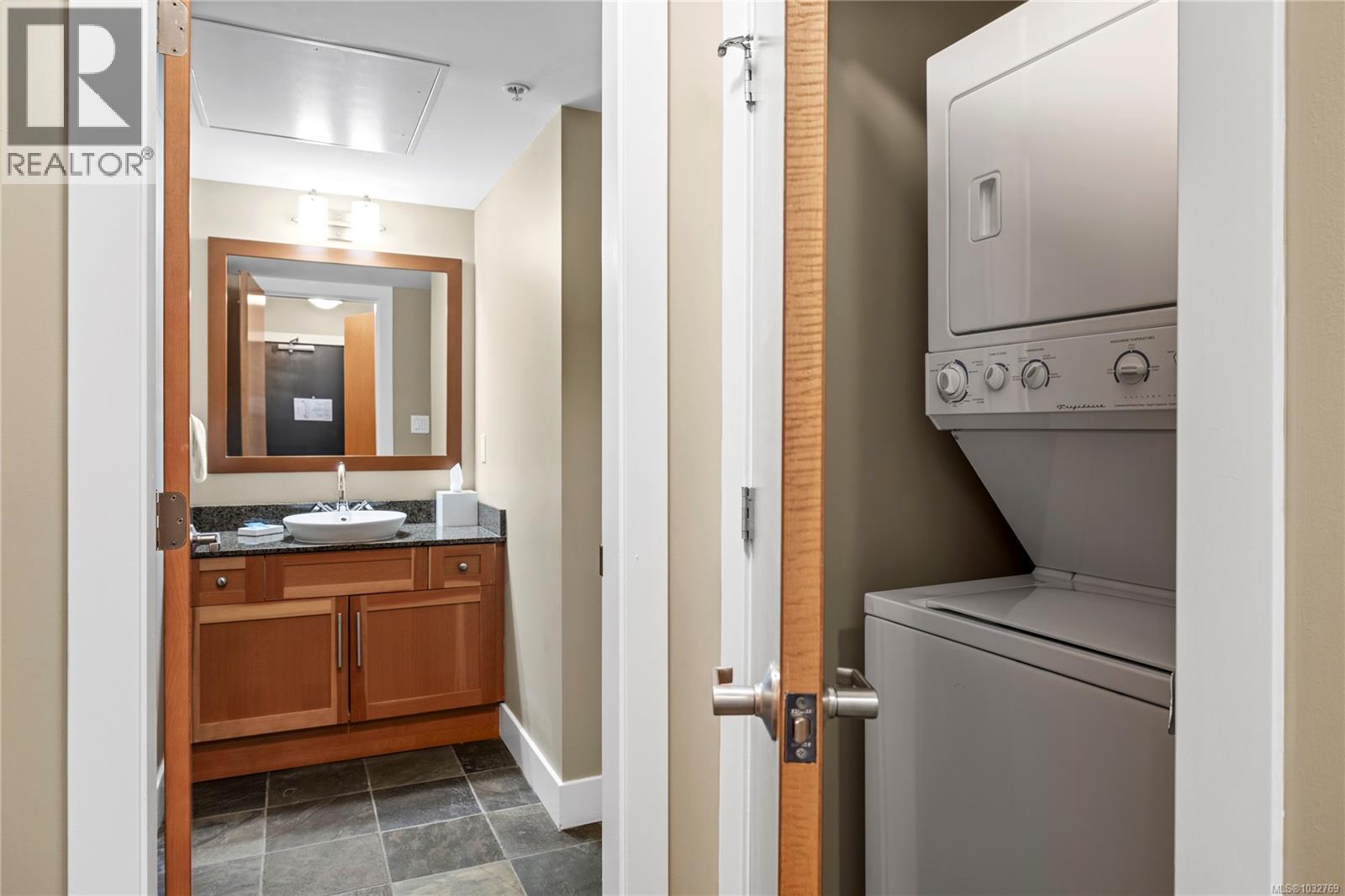 #329/330C 181 Beachside Dr - 26