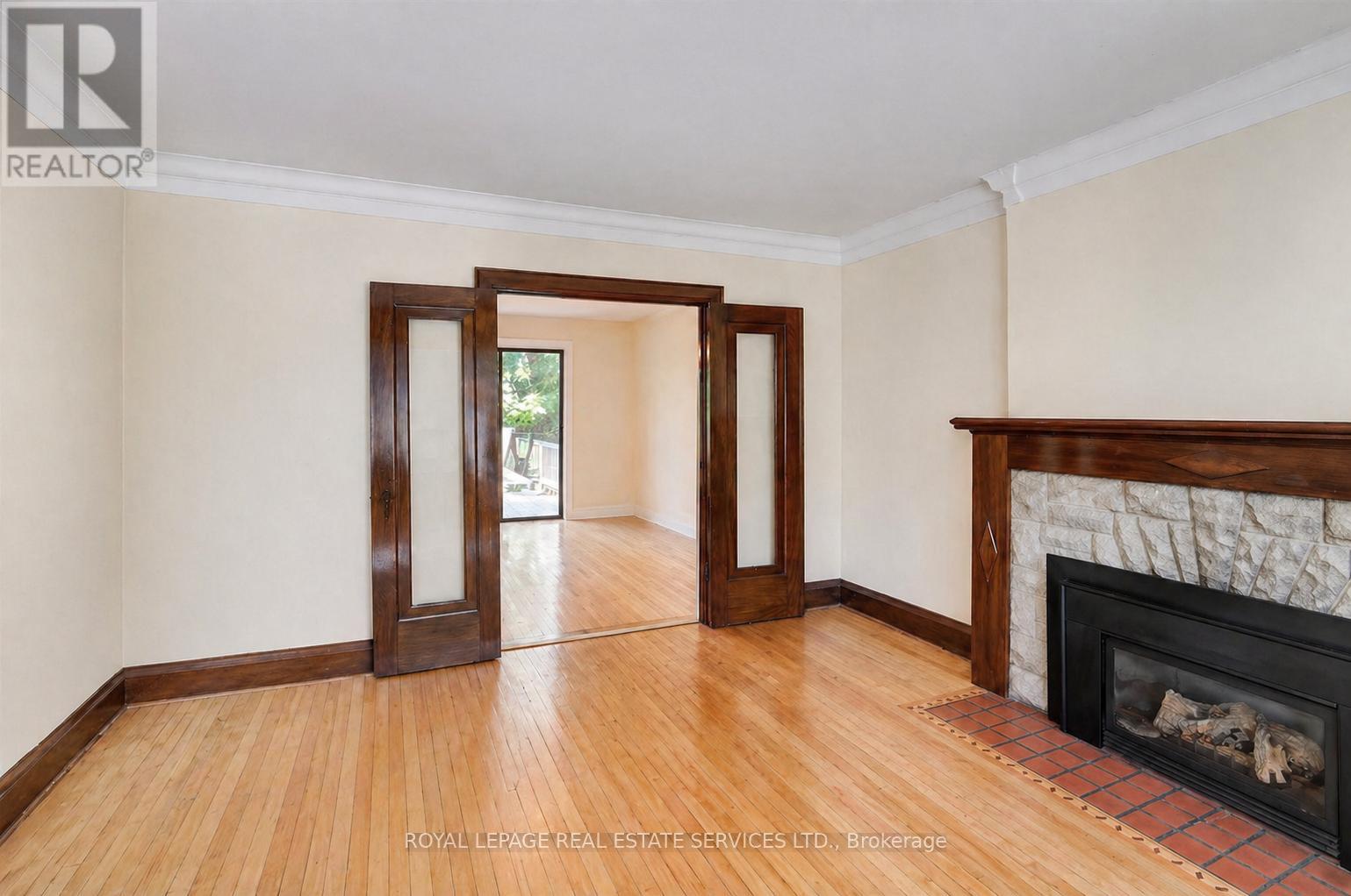 21 LORINDALE AVENUE - 3