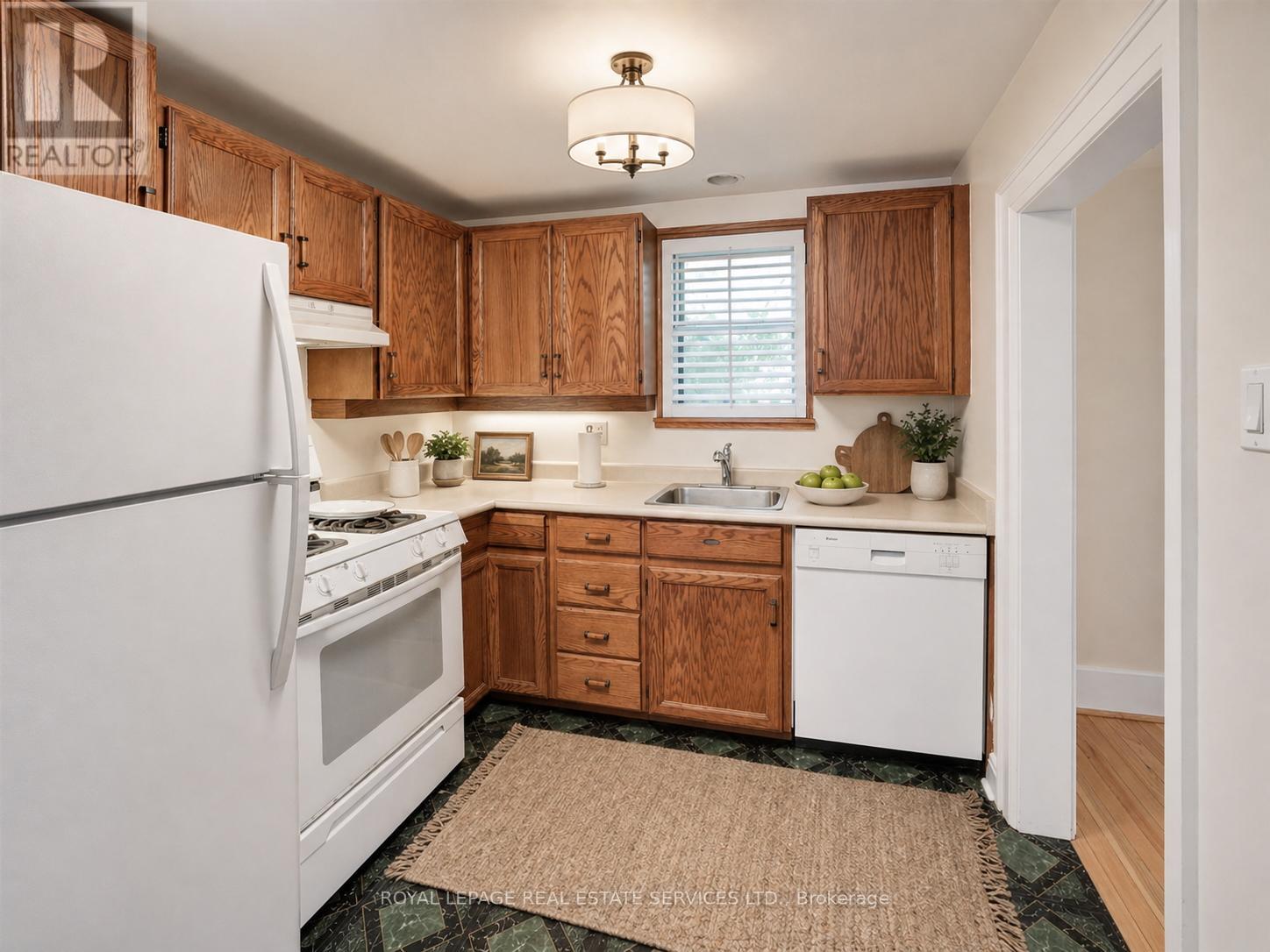 21 LORINDALE AVENUE - 9