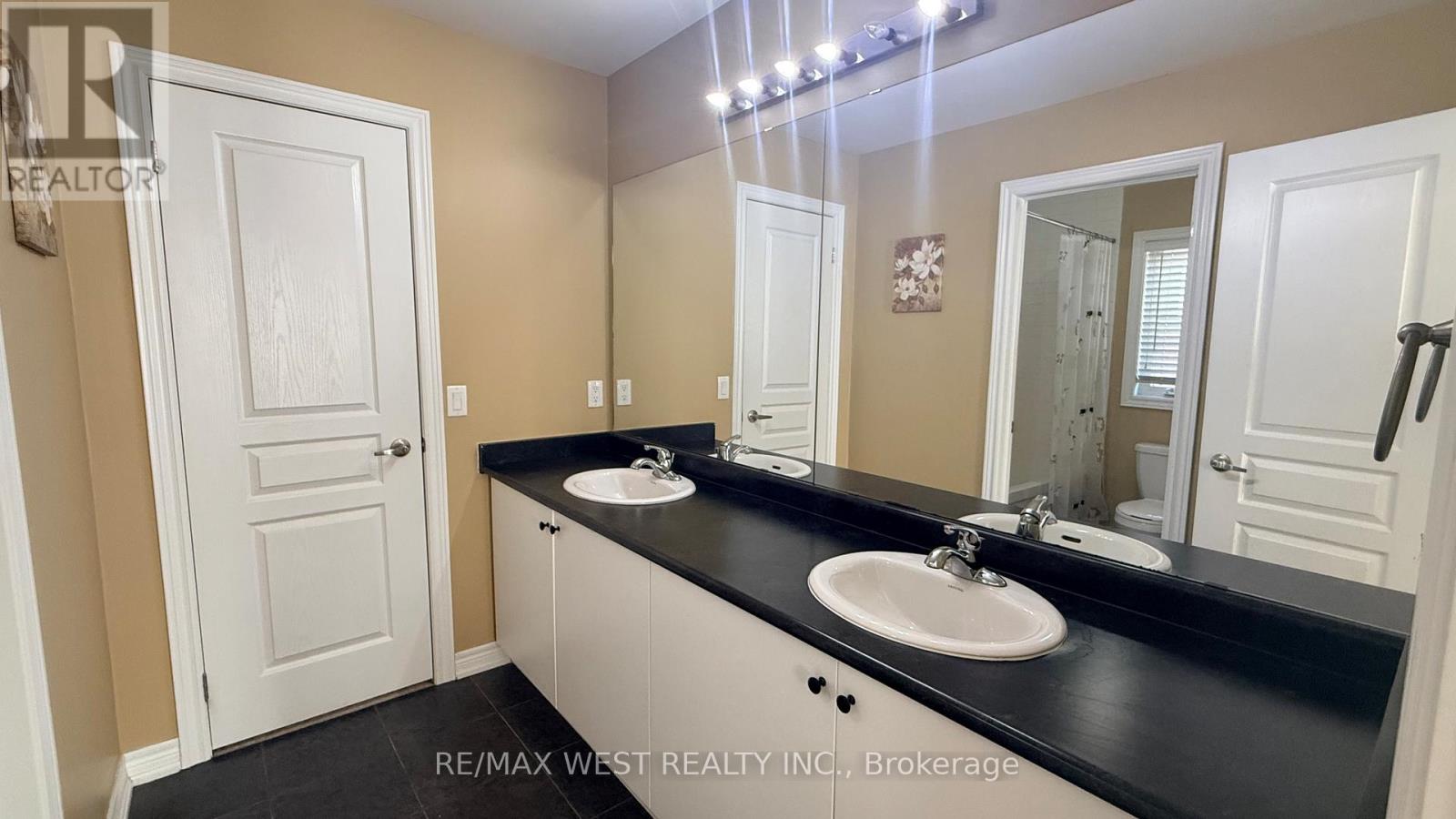 124 JOHNSON DRIVE — photo 24