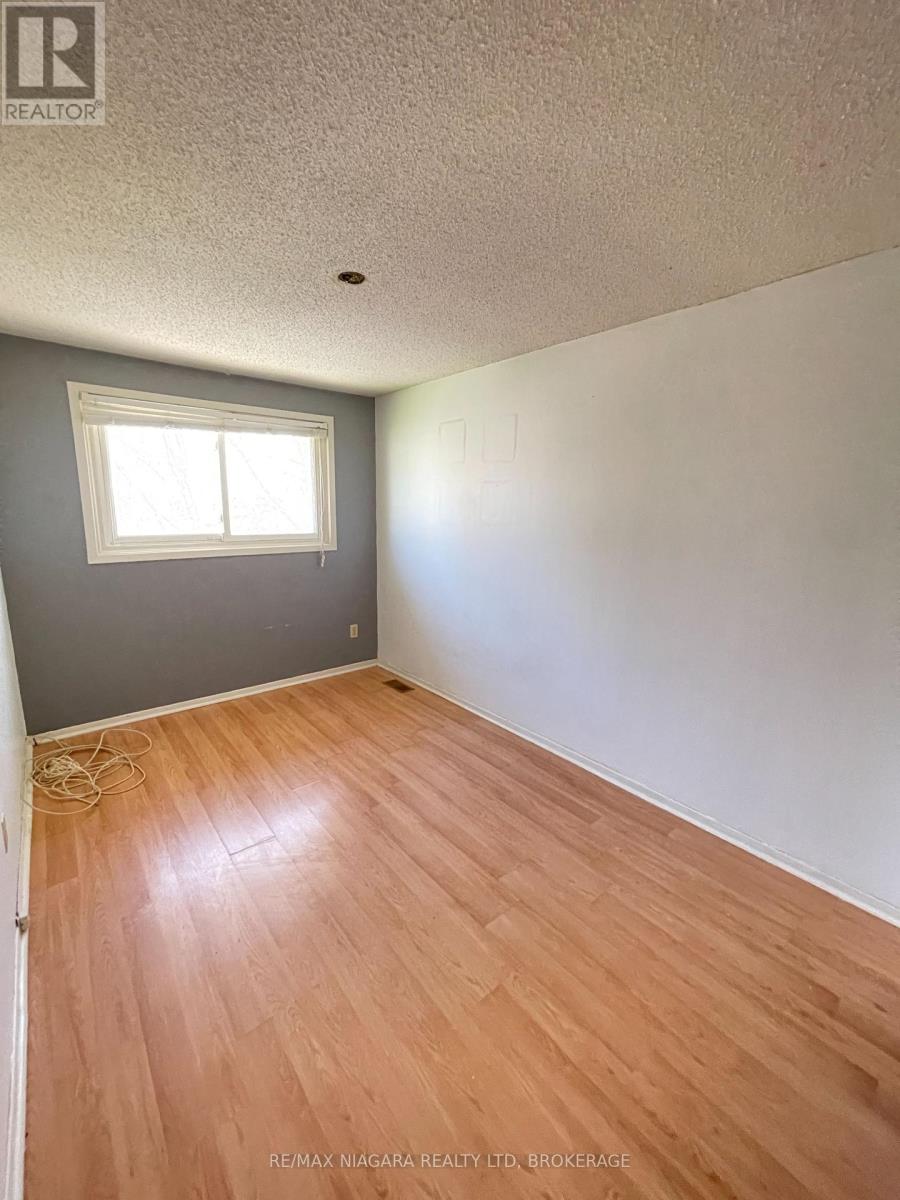 2 BALDWIN CRESCENT, Thorold (Confederation Heights), Ontario, L2V4H5 — Photo 7