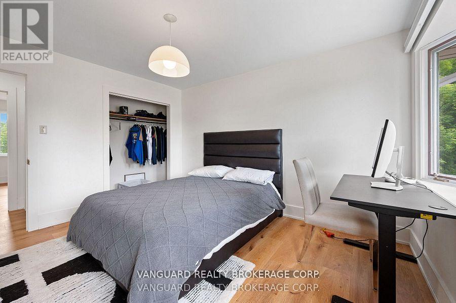 80 KLEINS CRESCENT — photo 38