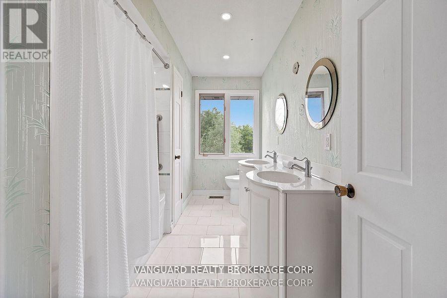 80 KLEINS CRESCENT — photo 45