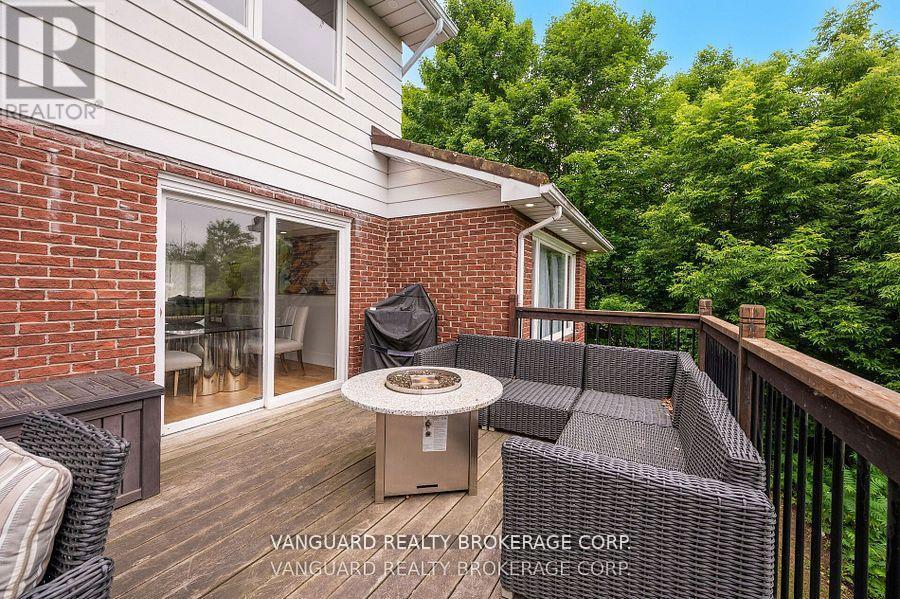 80 KLEINS CRESCENT — photo 48