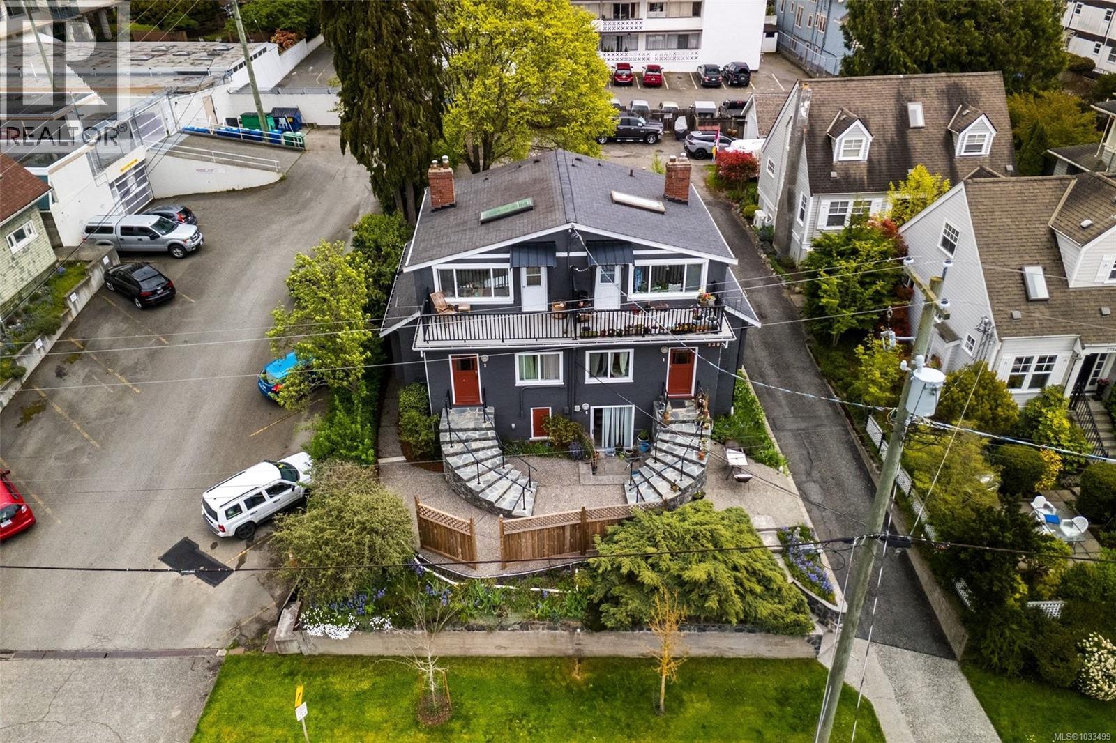 239 St. Andrews St - 30