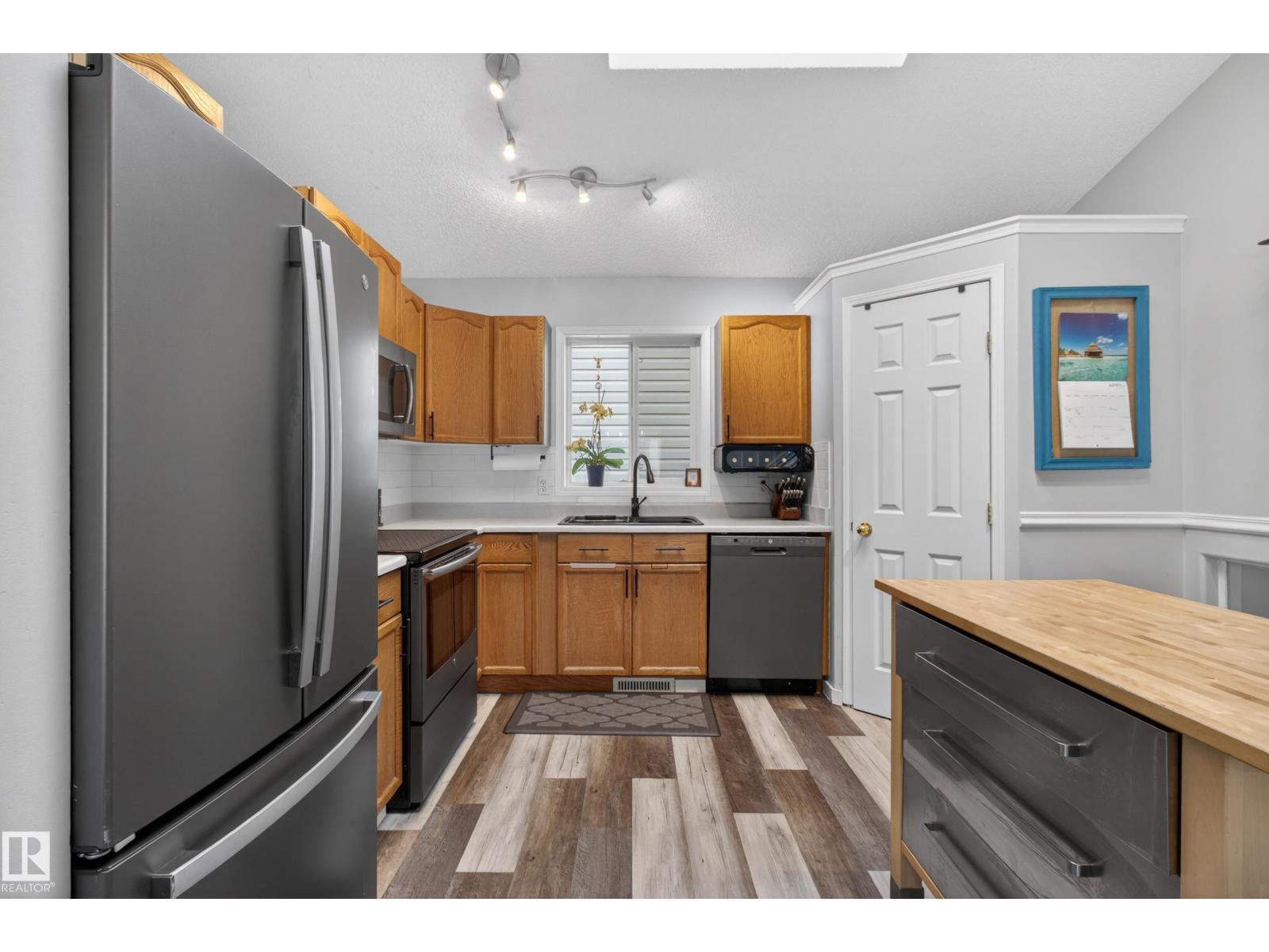 9119 166 AV NW, Edmonton