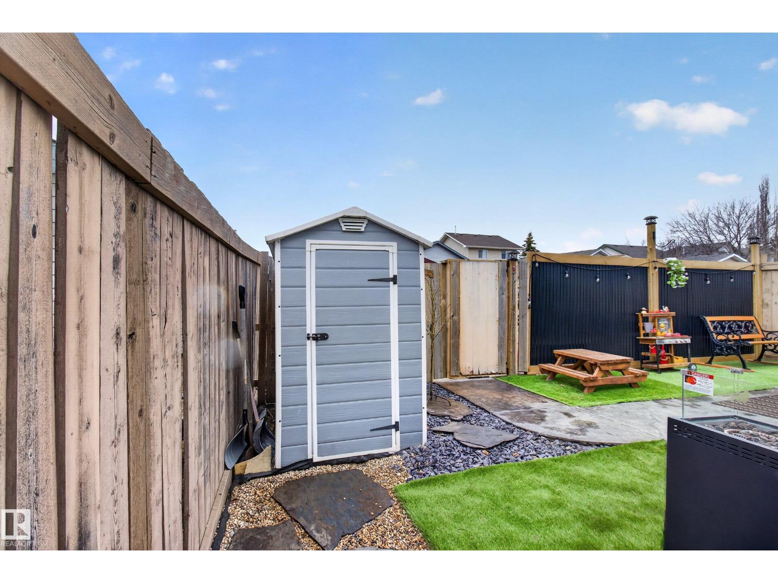 9119 166 AV NW, Edmonton