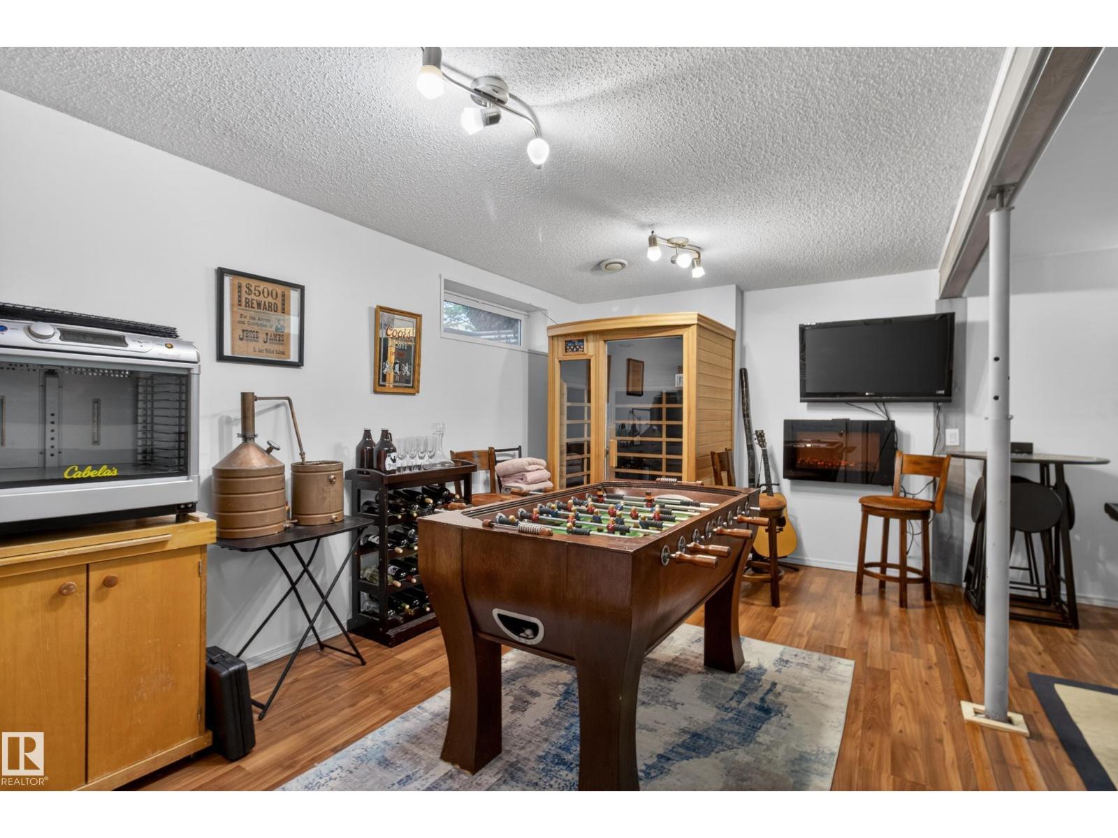 9119 166 AV NW, Edmonton