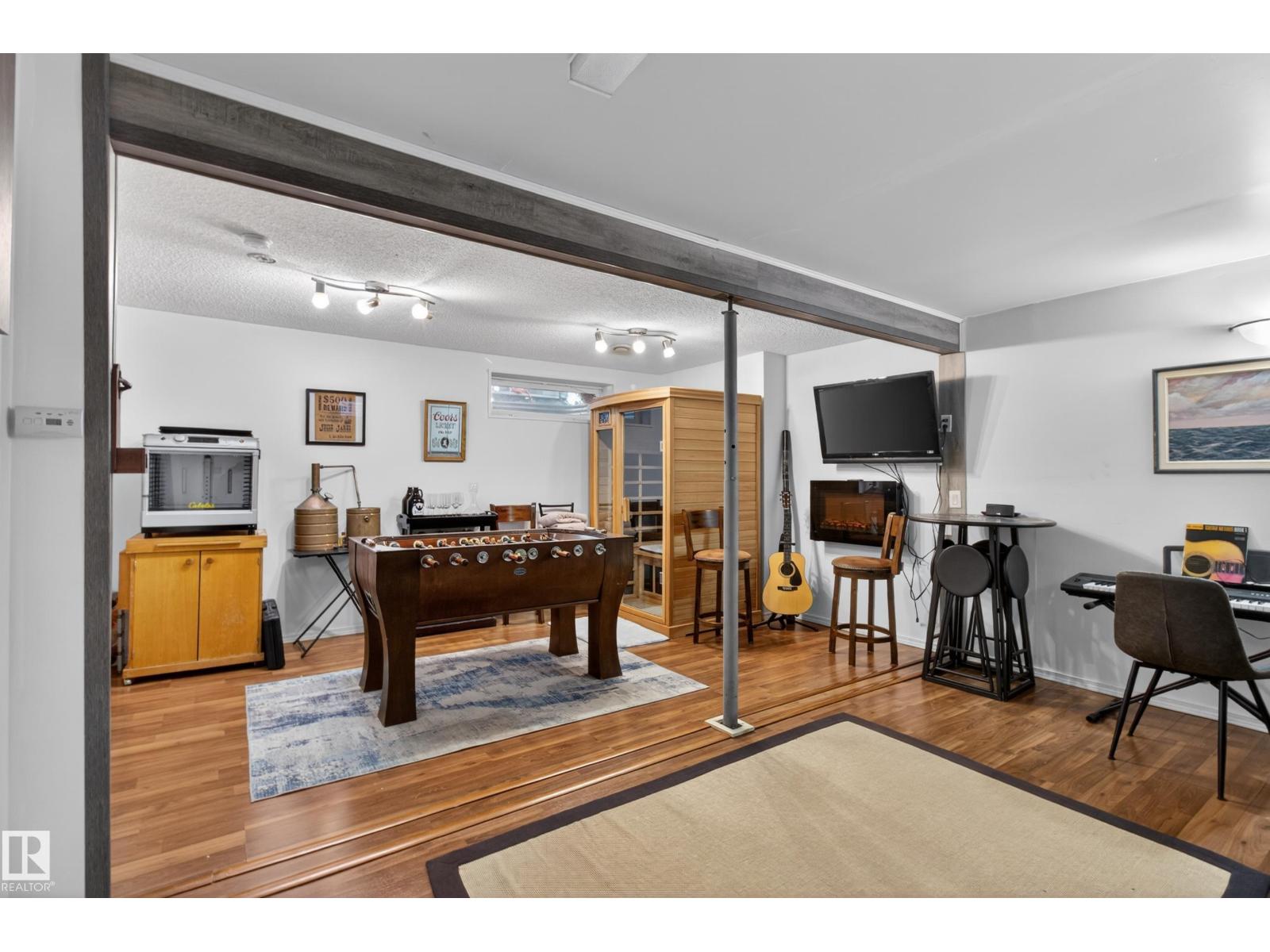 9119 166 AV NW, Edmonton