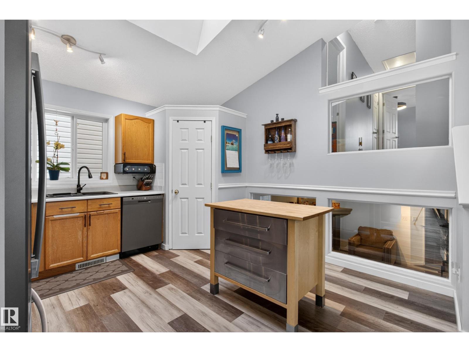 9119 166 AV NW, Edmonton