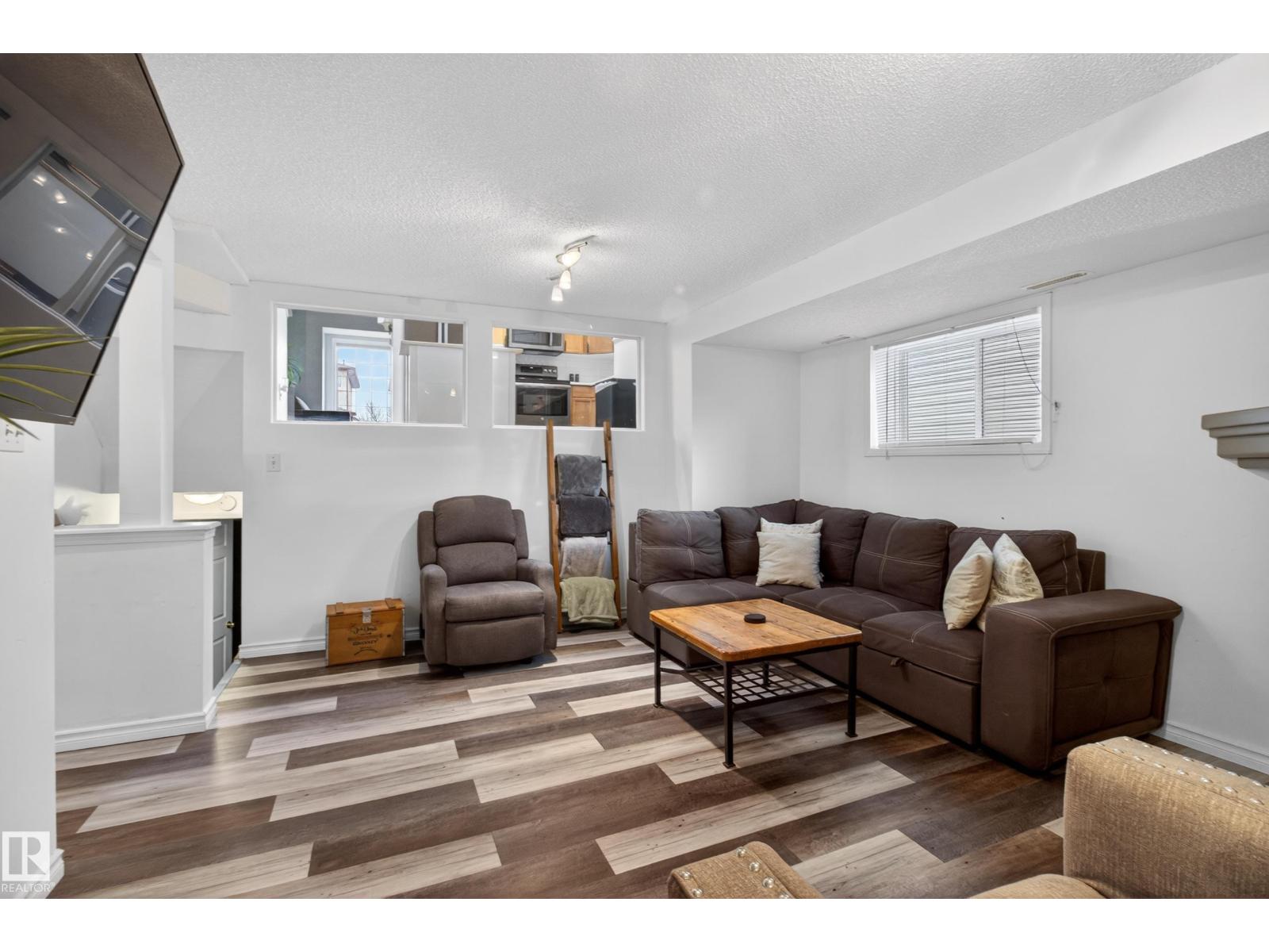 9119 166 AV NW, Edmonton