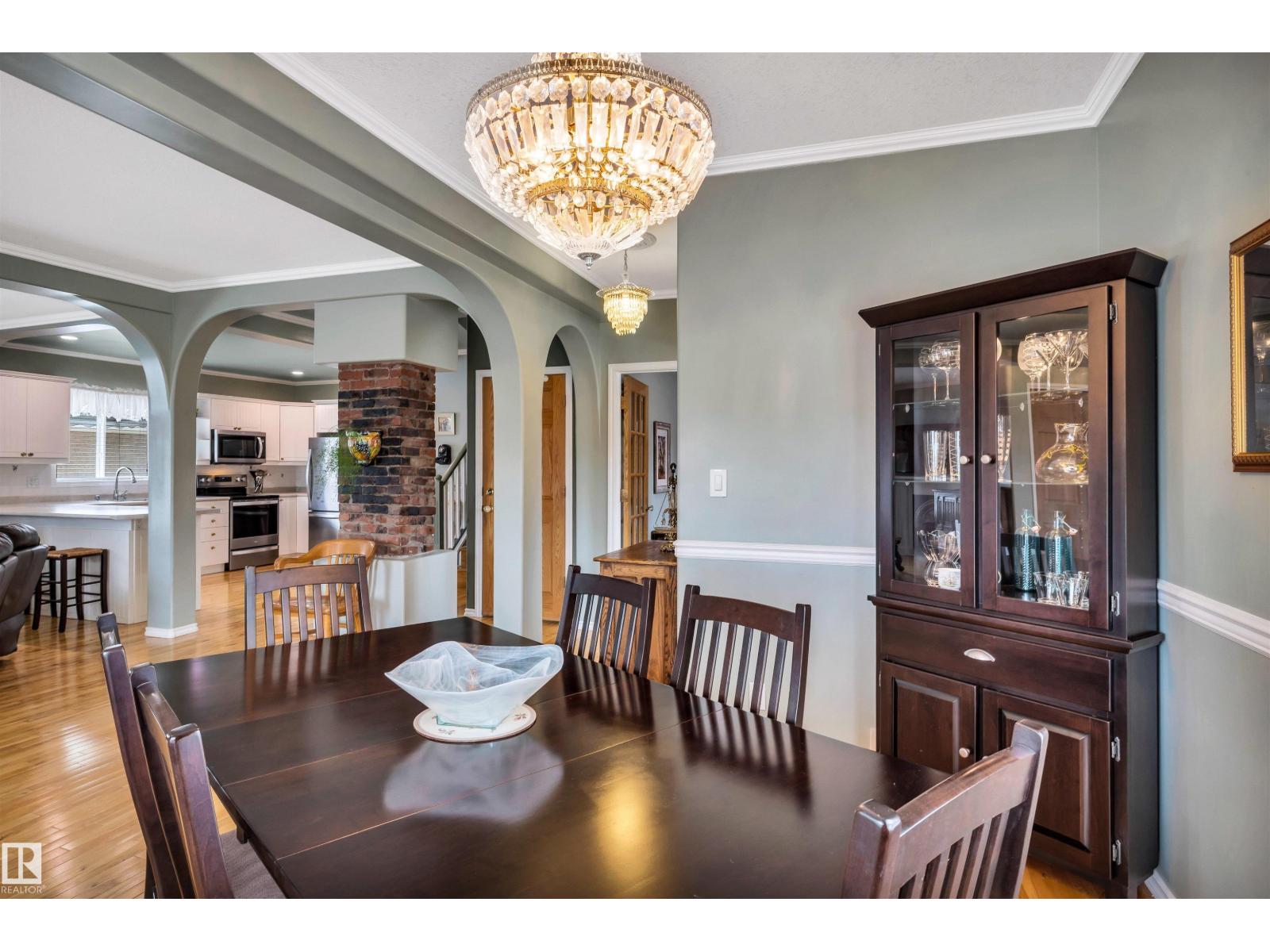 11 MADISON AV, St. Albert