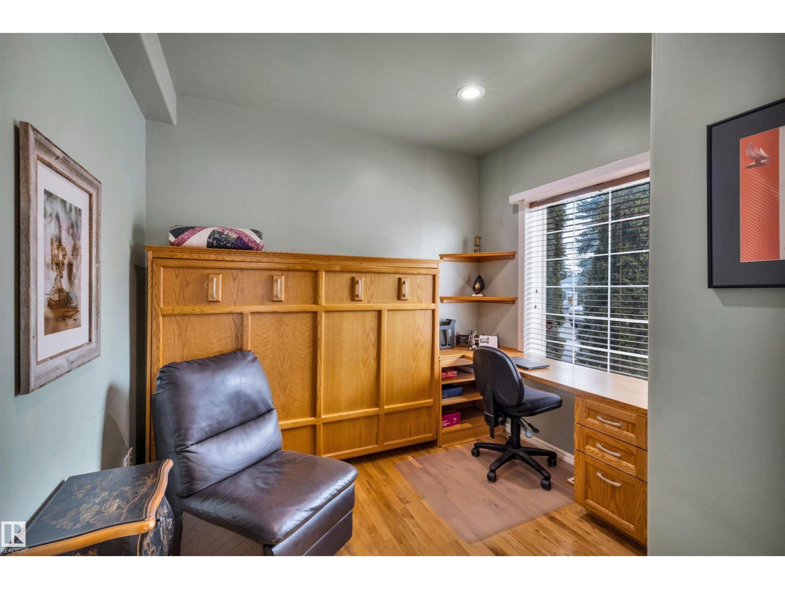 11 MADISON AV, St. Albert