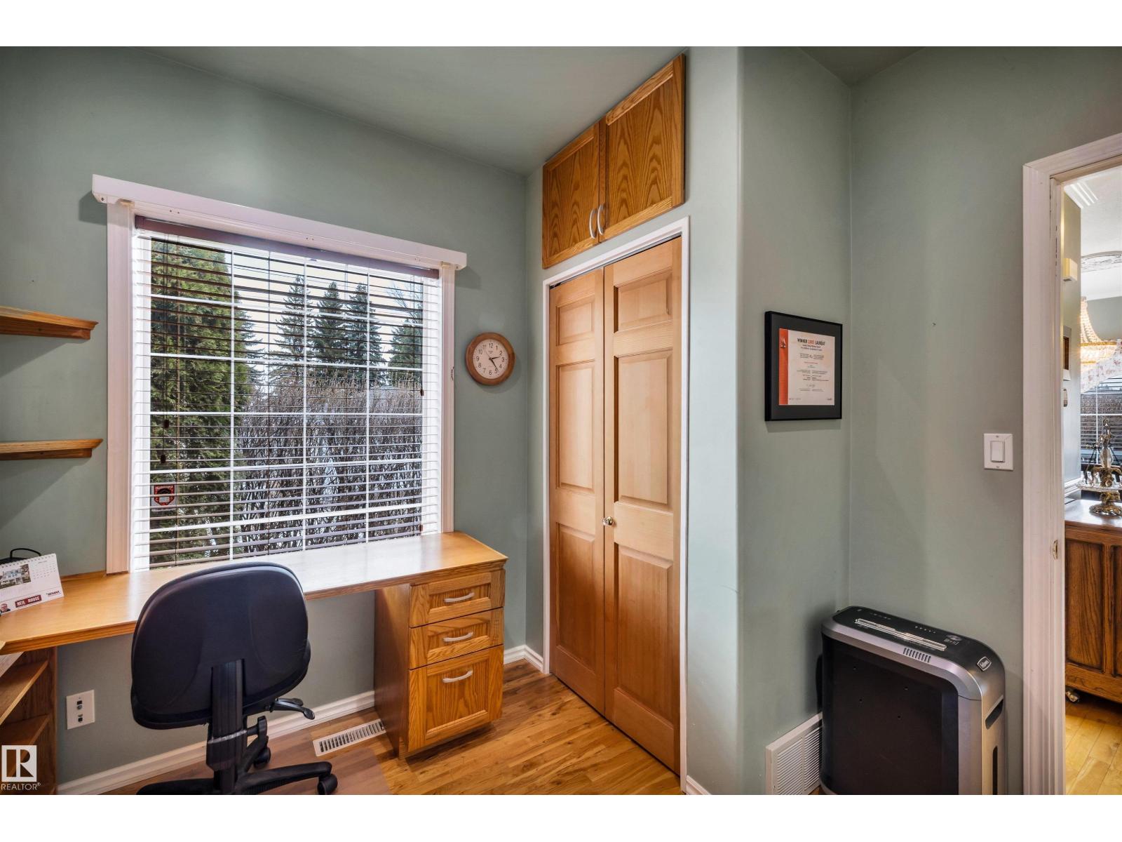 11 MADISON AV, St. Albert