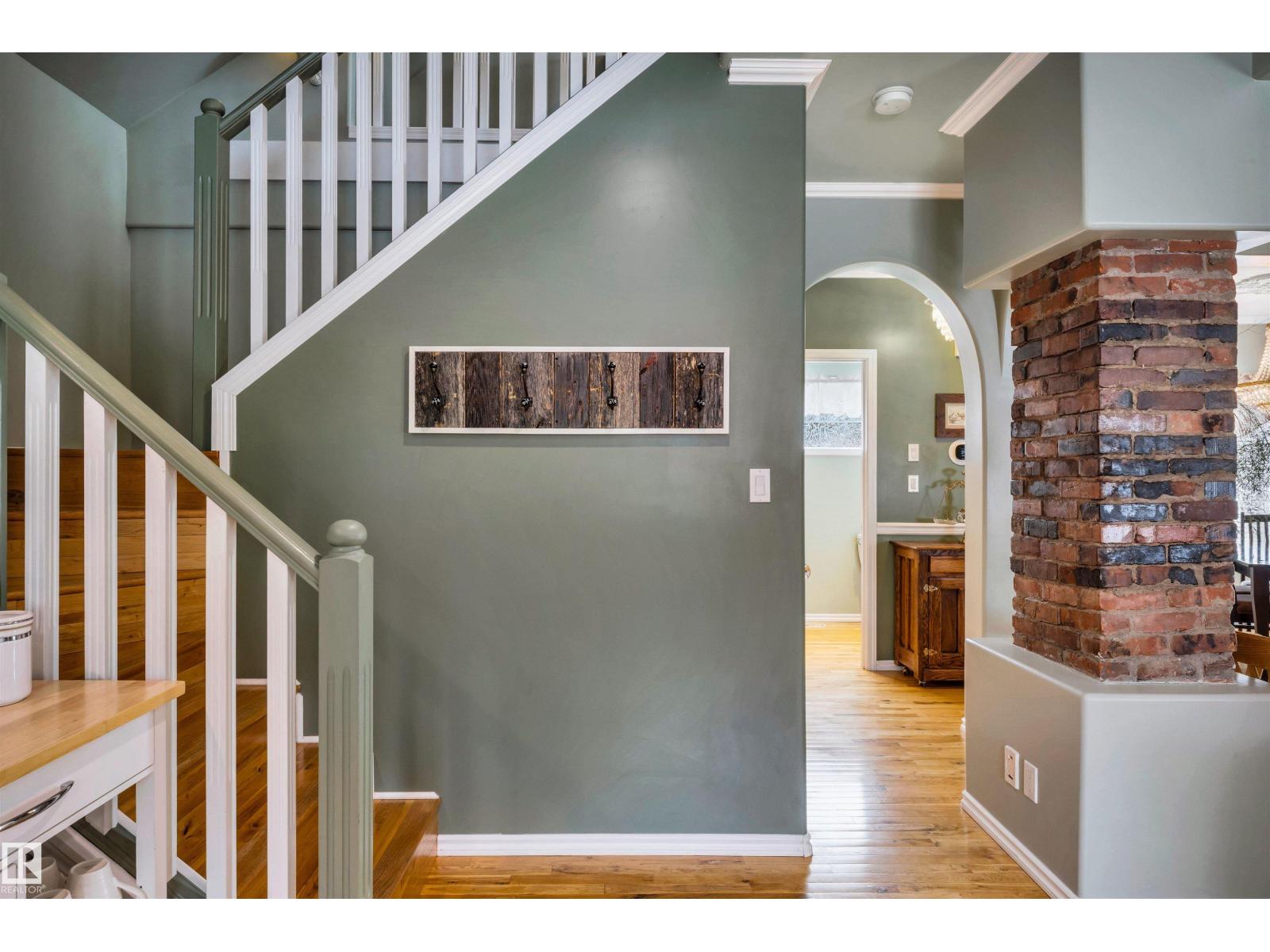 11 MADISON AV, St. Albert