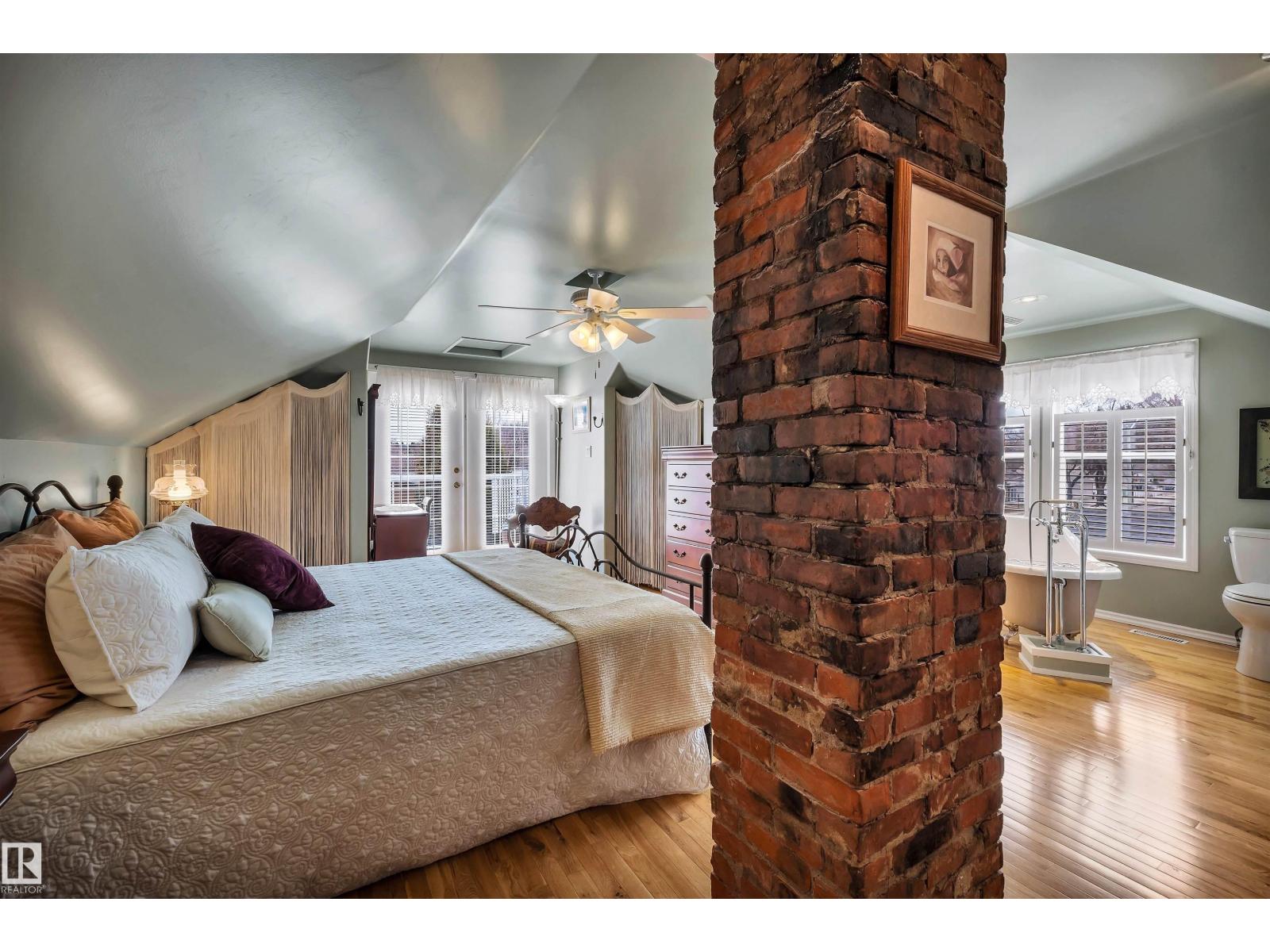 11 MADISON AV, St. Albert