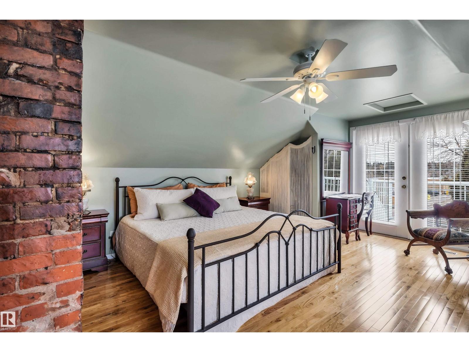 11 MADISON AV, St. Albert