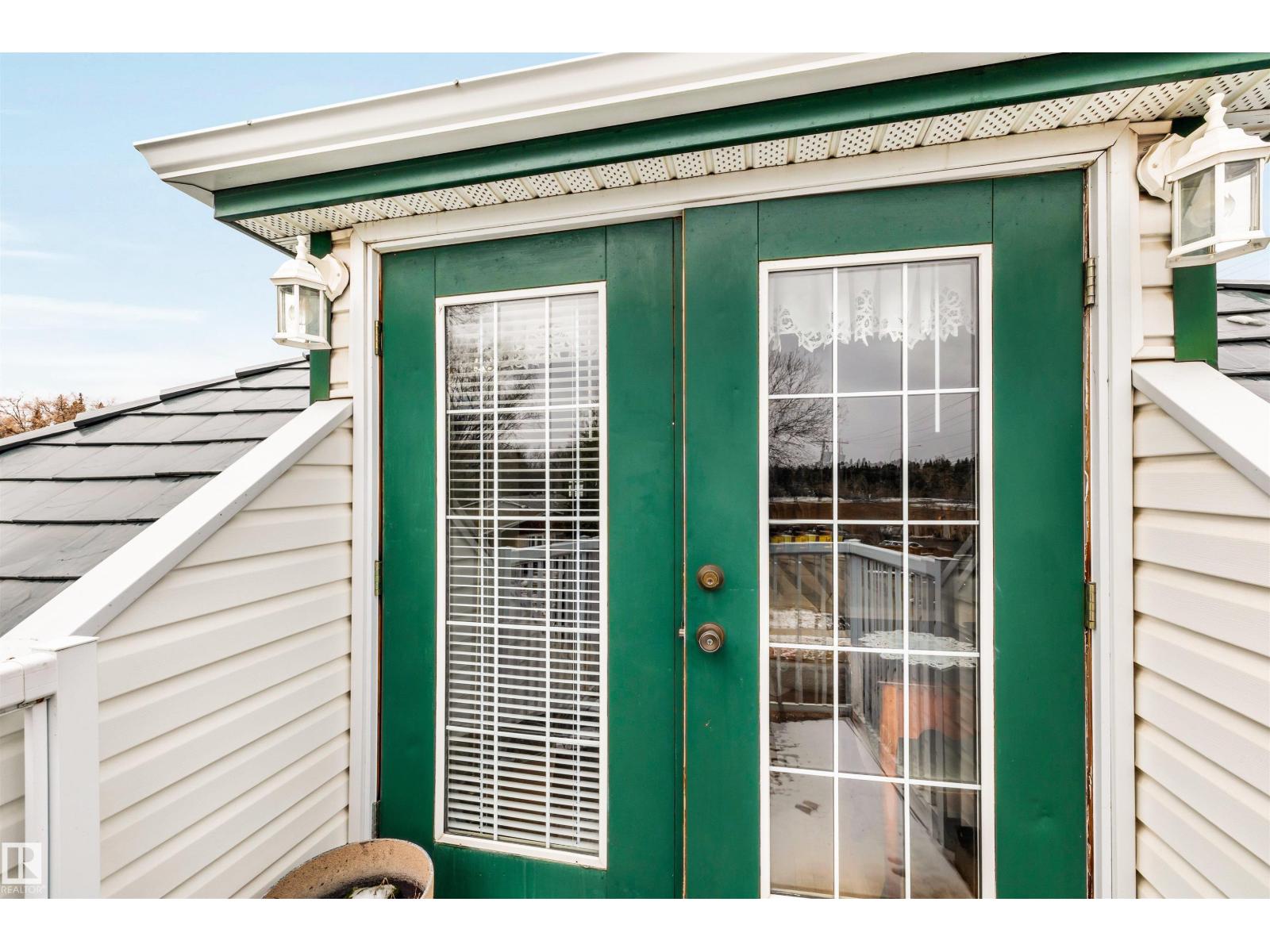 11 MADISON AV, St. Albert