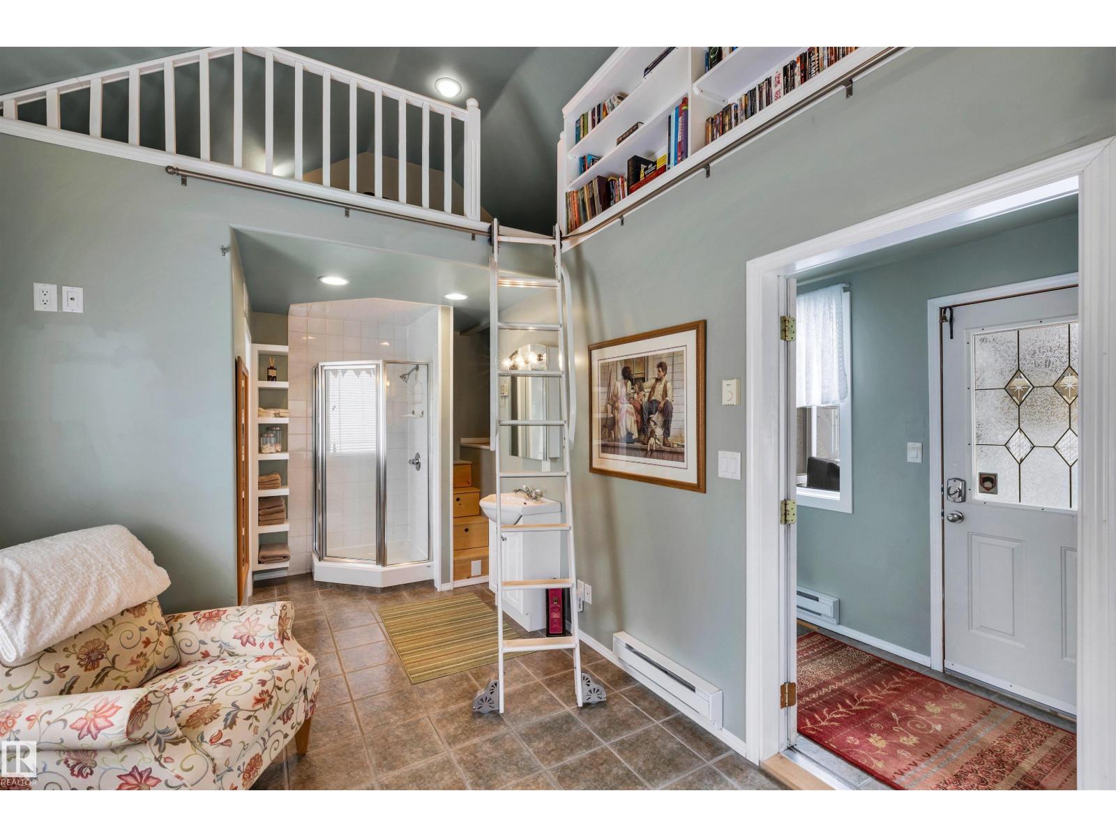 11 MADISON AV, St. Albert