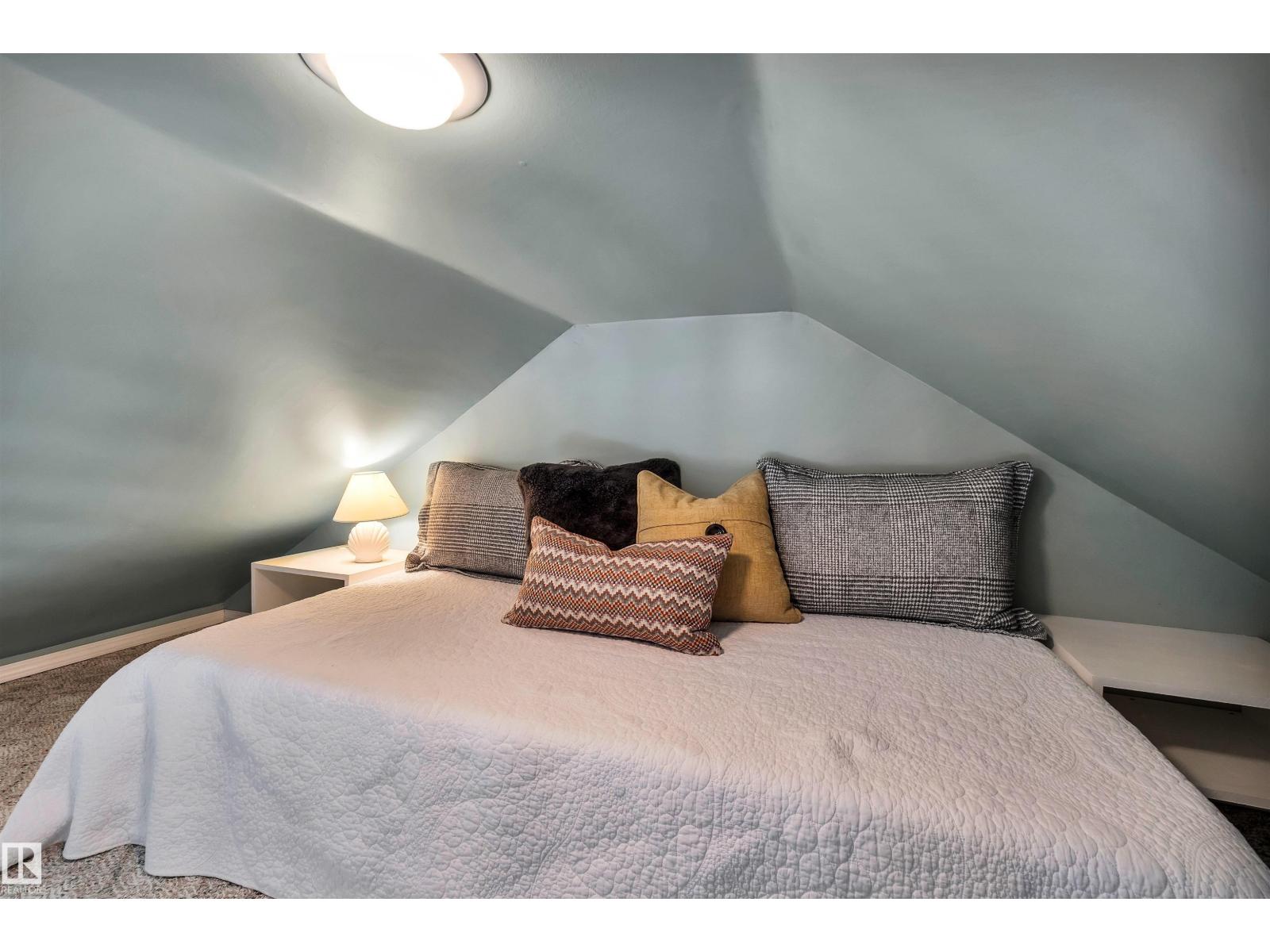 11 MADISON AV, St. Albert