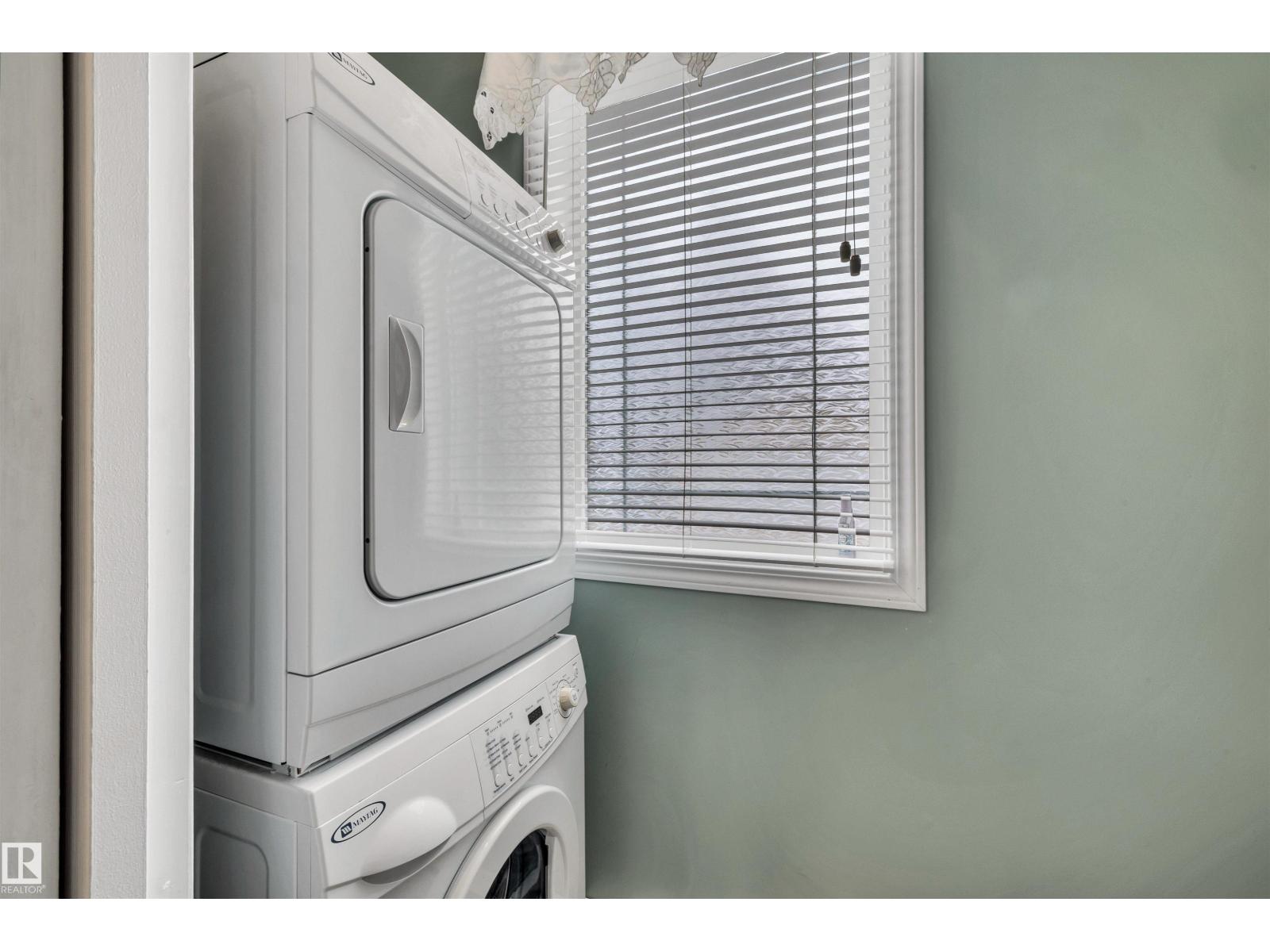 11 MADISON AV, St. Albert