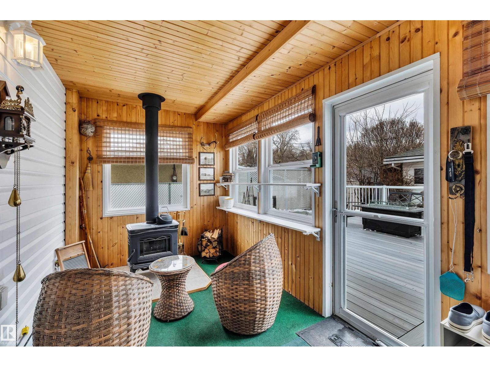 11 MADISON AV, St. Albert