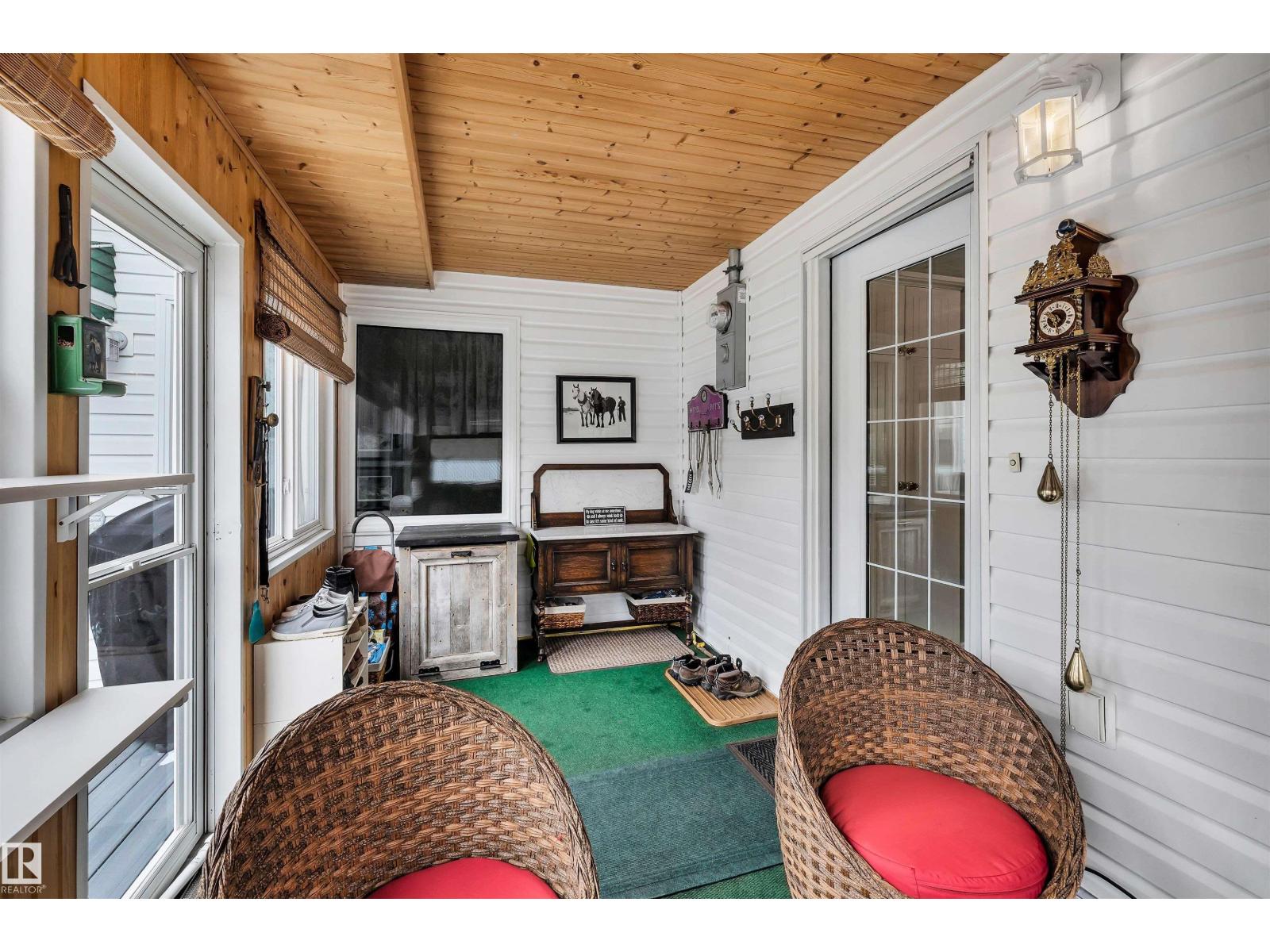 11 MADISON AV, St. Albert