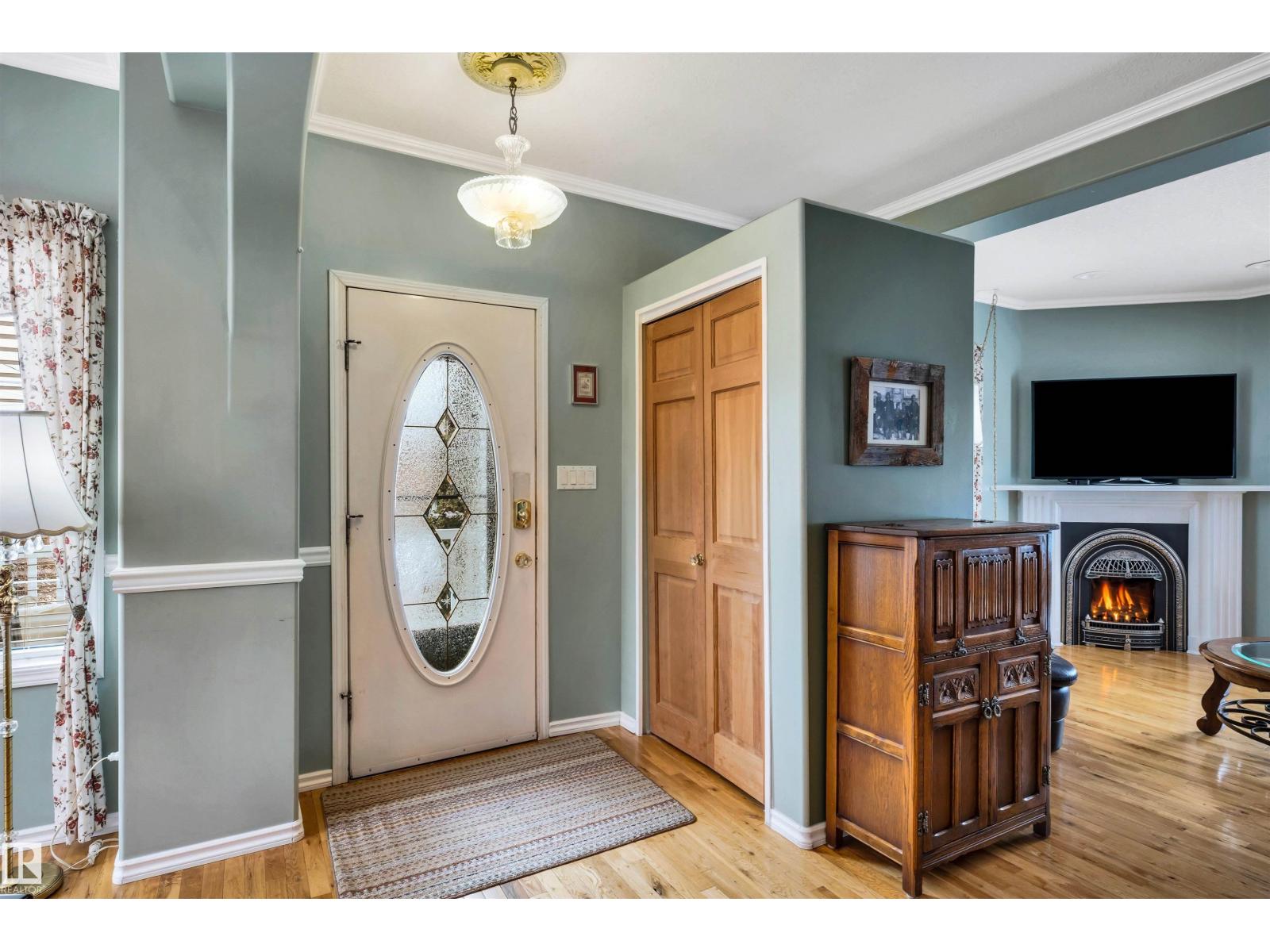 11 MADISON AV, St. Albert