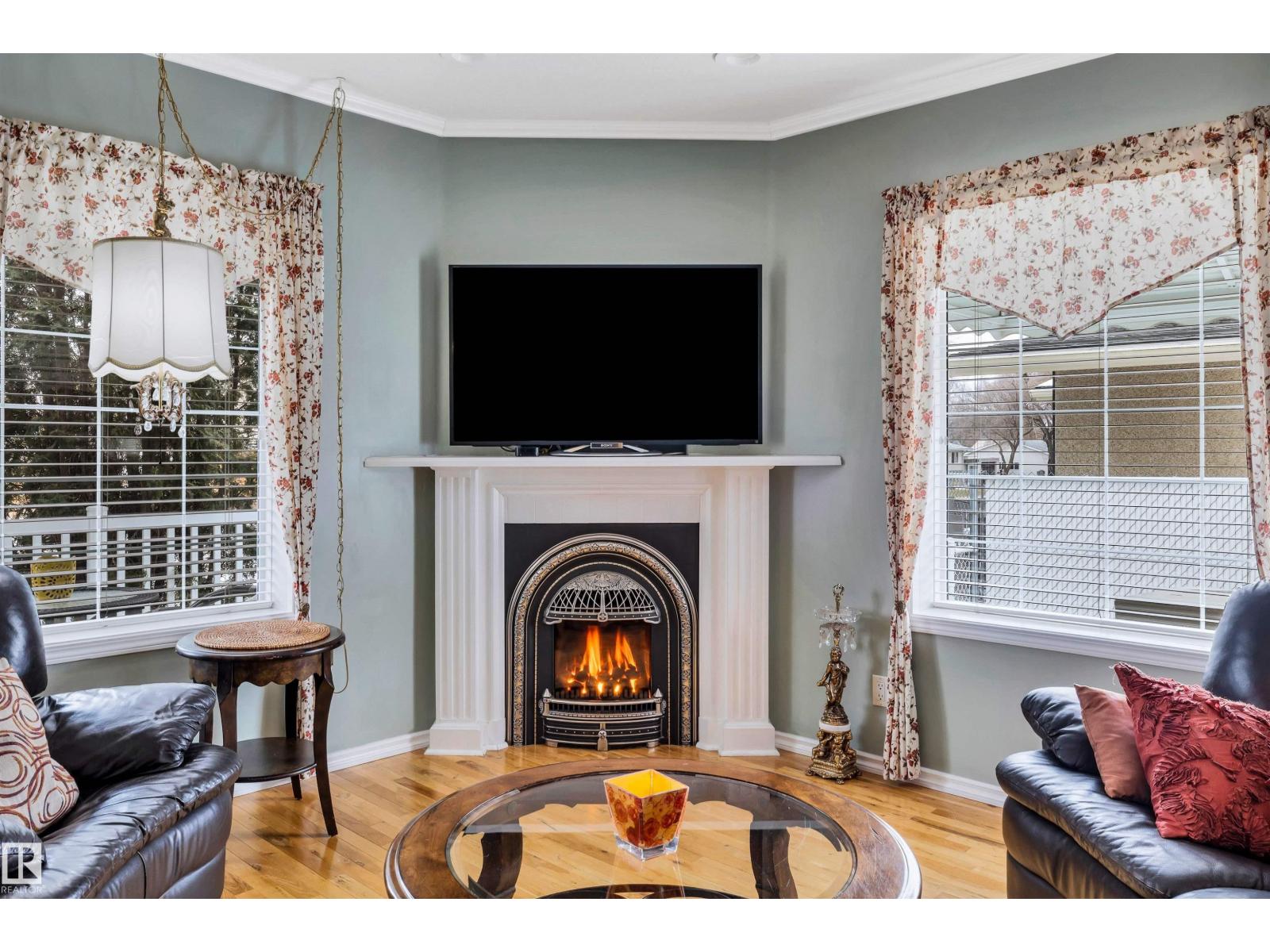 11 MADISON AV, St. Albert