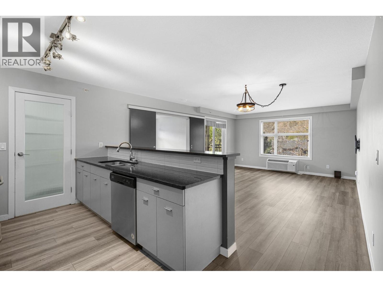 547 Yates Road Unit# 401, Kelowna