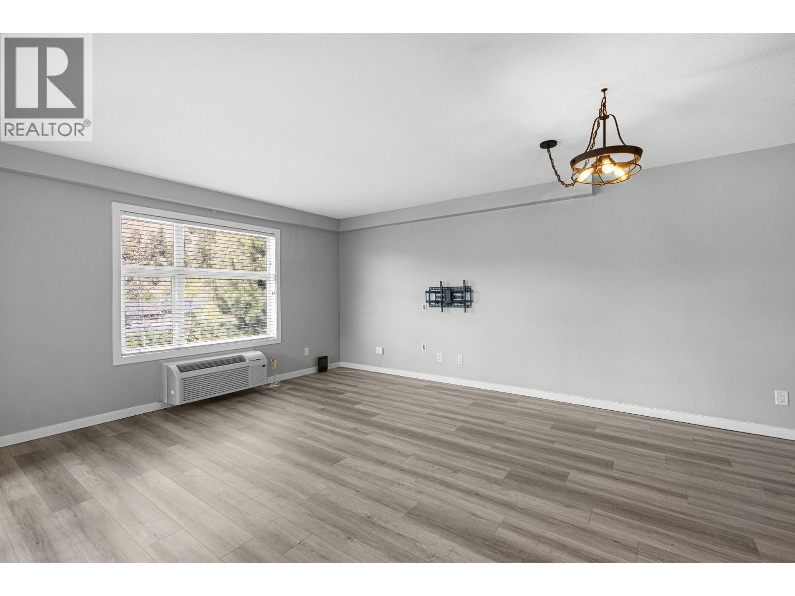 547 Yates Road Unit# 401, Kelowna