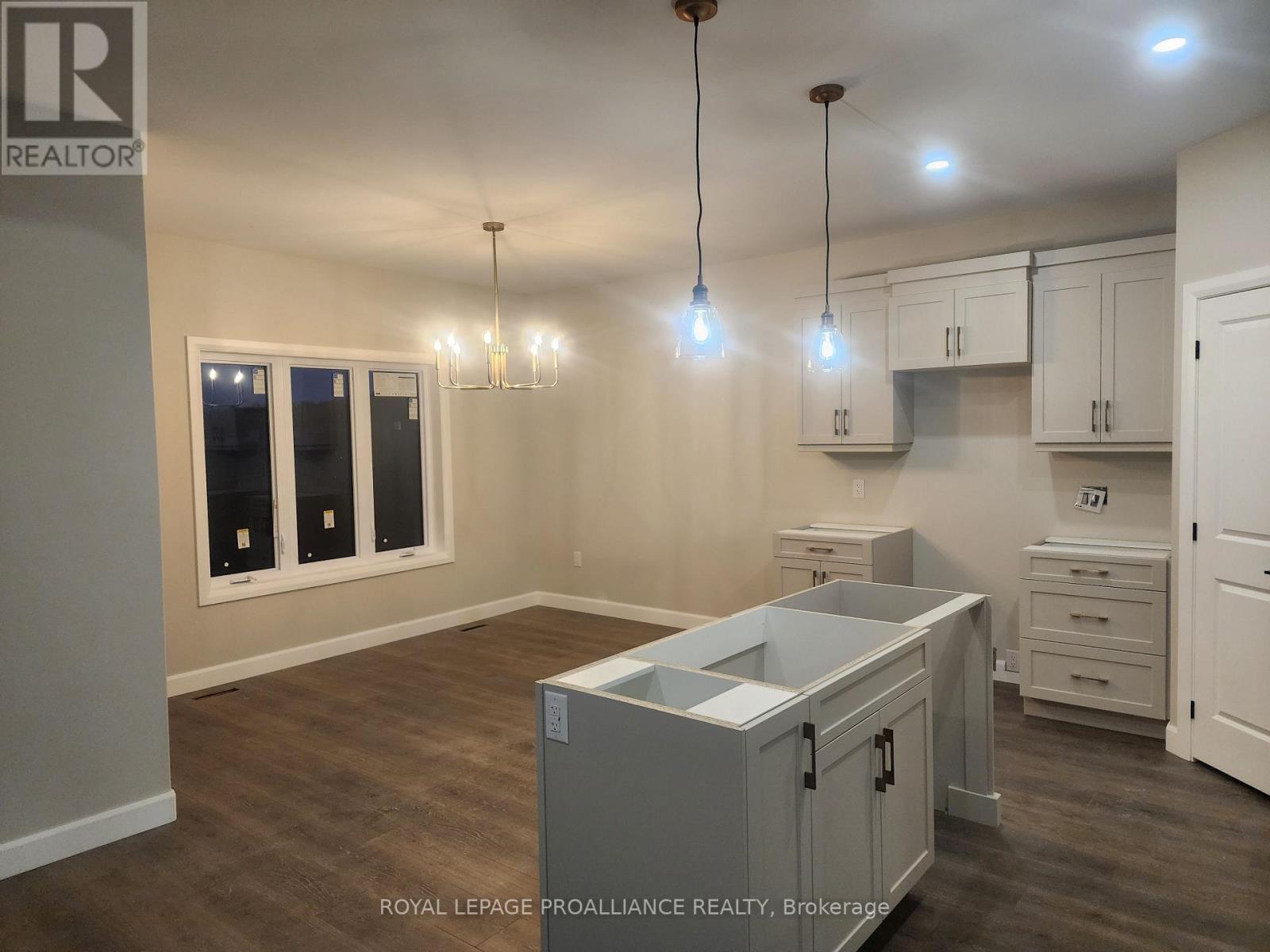 37 ROSEWOOD DRIVE — photo 7