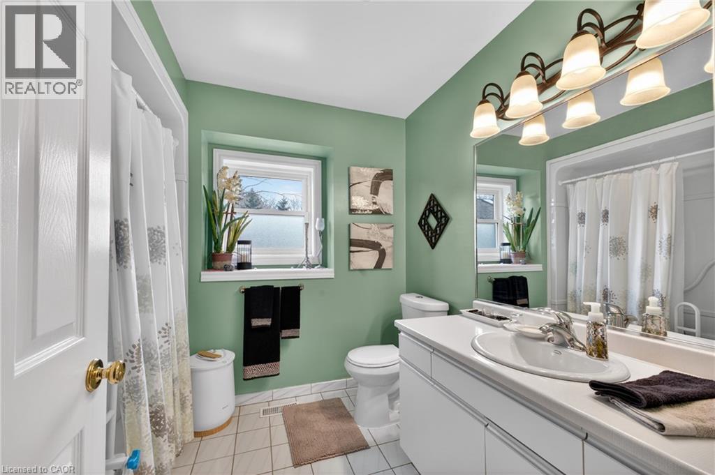 24 LAKESIDE Place E - 26